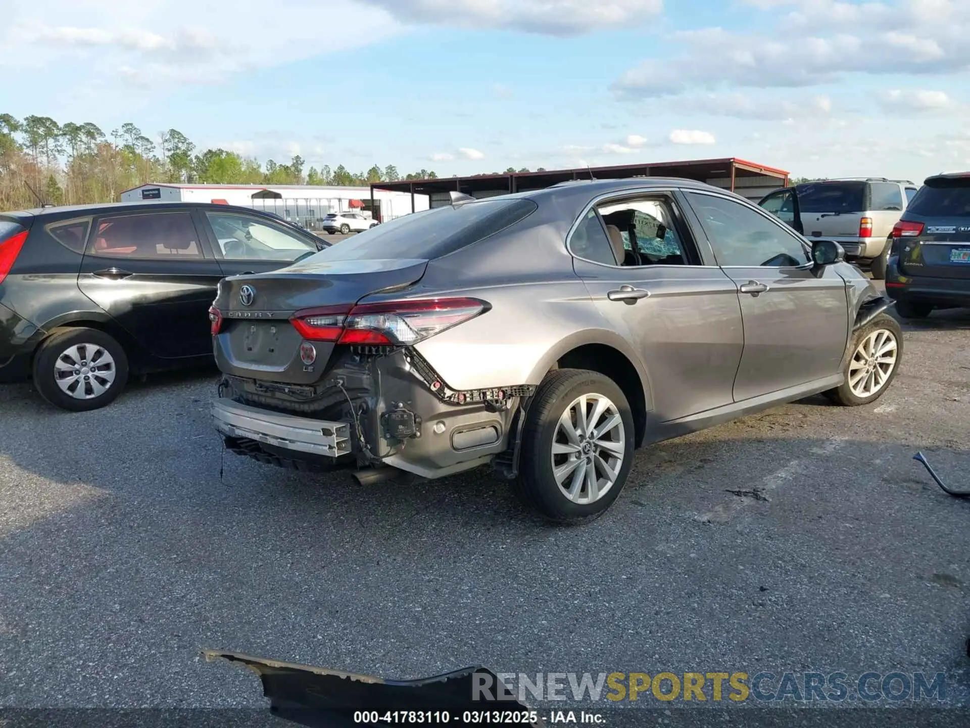 4 Photograph of a damaged car 4T1R11AK2NU069892 TOYOTA CAMRY 2022