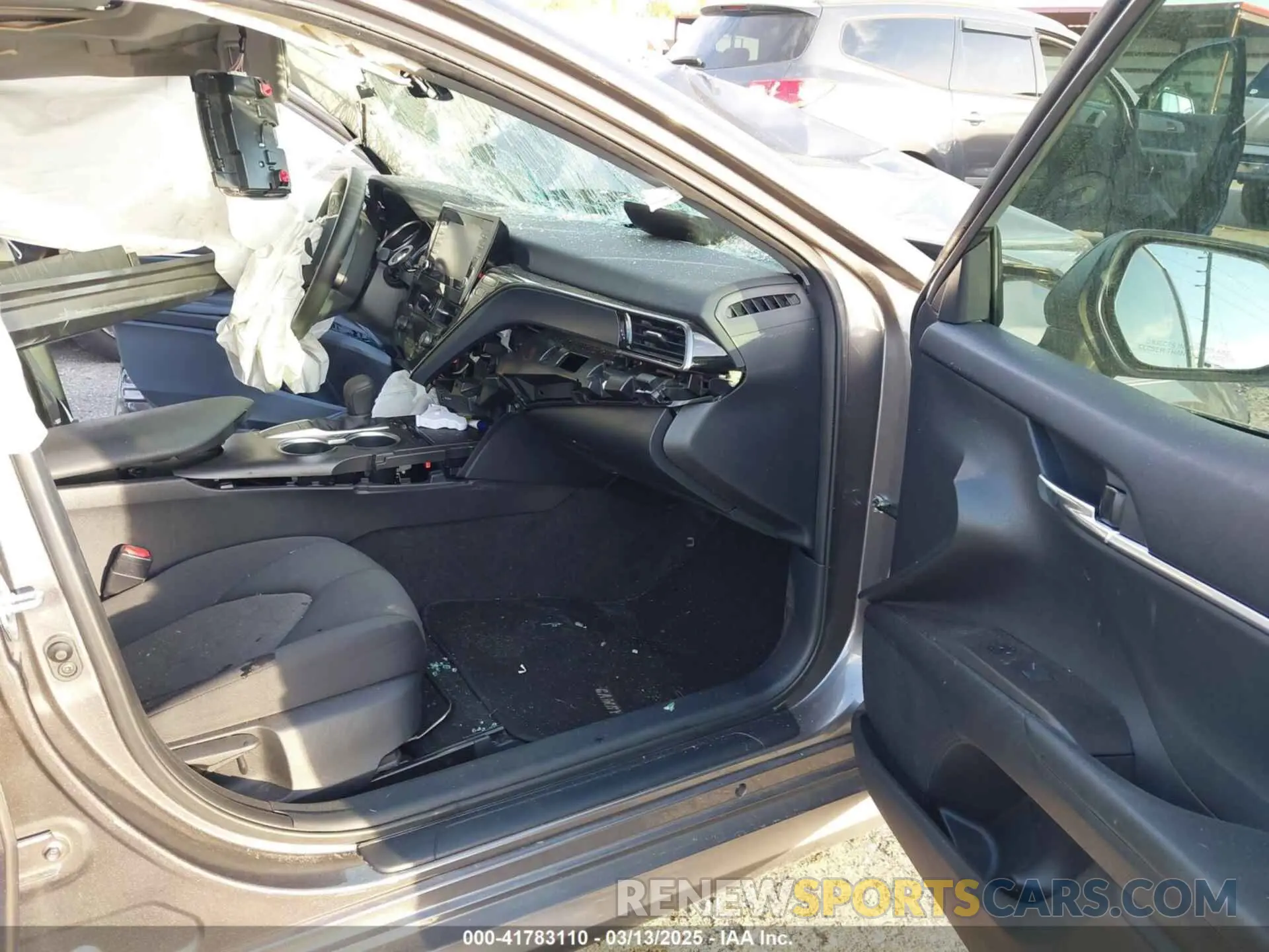 5 Photograph of a damaged car 4T1R11AK2NU069892 TOYOTA CAMRY 2022