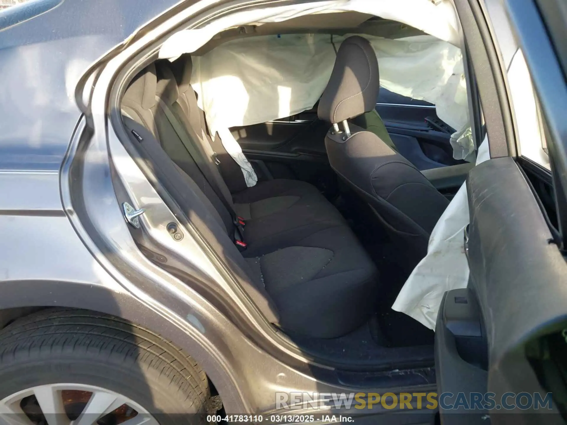 8 Photograph of a damaged car 4T1R11AK2NU069892 TOYOTA CAMRY 2022