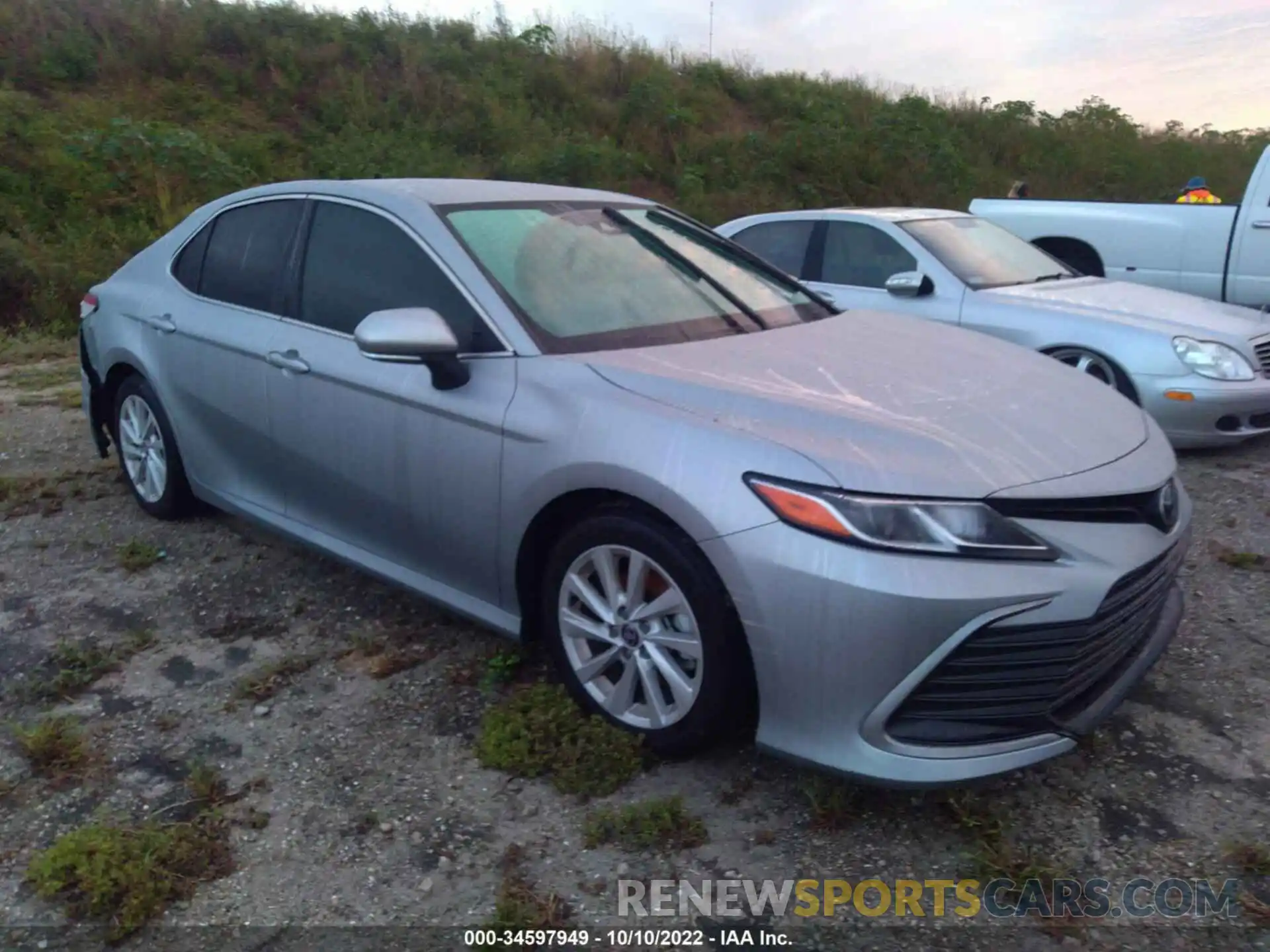 1 Photograph of a damaged car 4T1R11AK3NU674584 TOYOTA CAMRY 2022