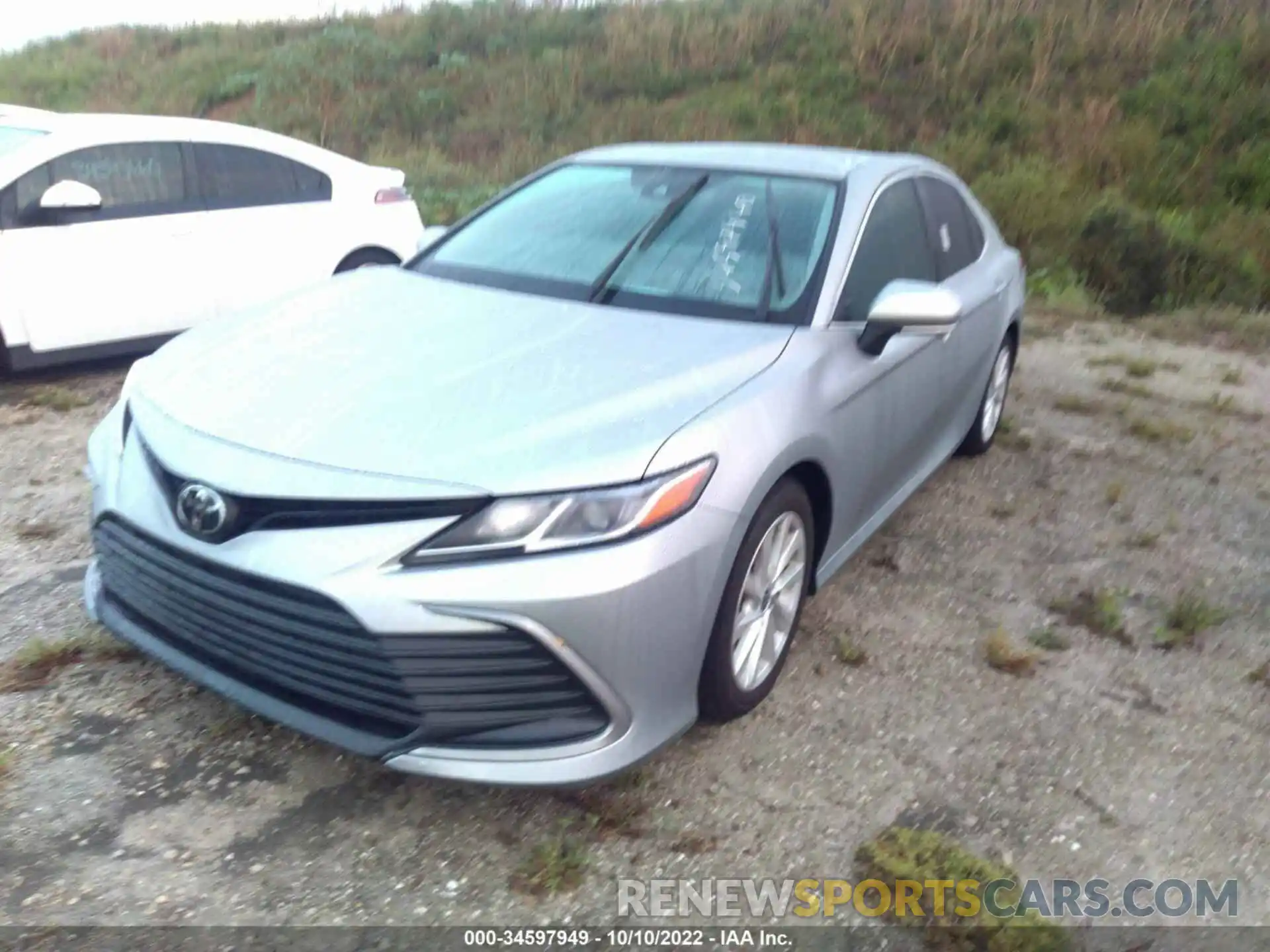 2 Photograph of a damaged car 4T1R11AK3NU674584 TOYOTA CAMRY 2022