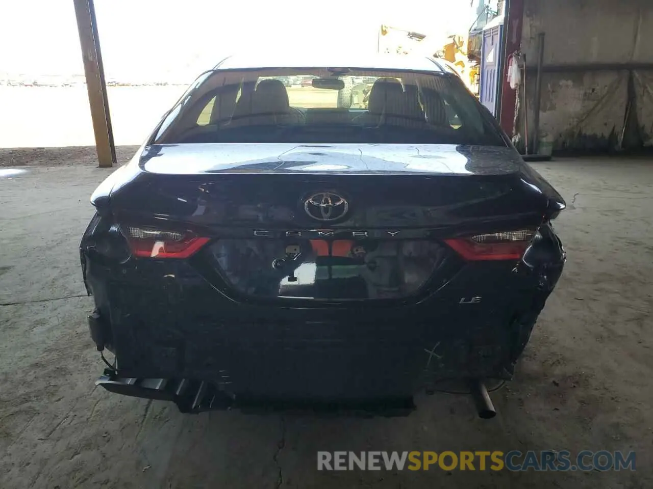 6 Photograph of a damaged car 4T1R11AK5NU066484 TOYOTA CAMRY 2022