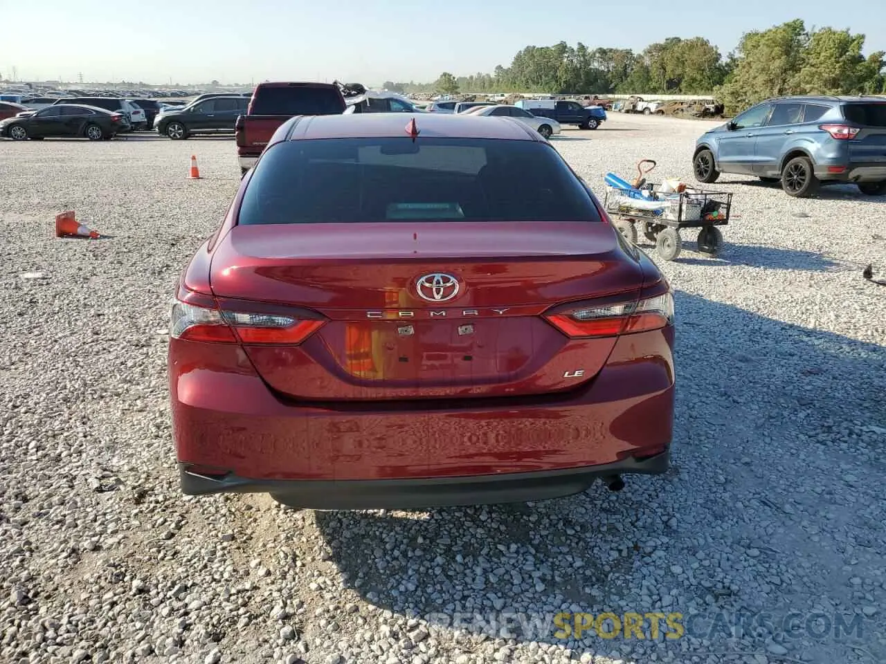 6 Photograph of a damaged car 4T1R11AK6NU630529 TOYOTA CAMRY 2022