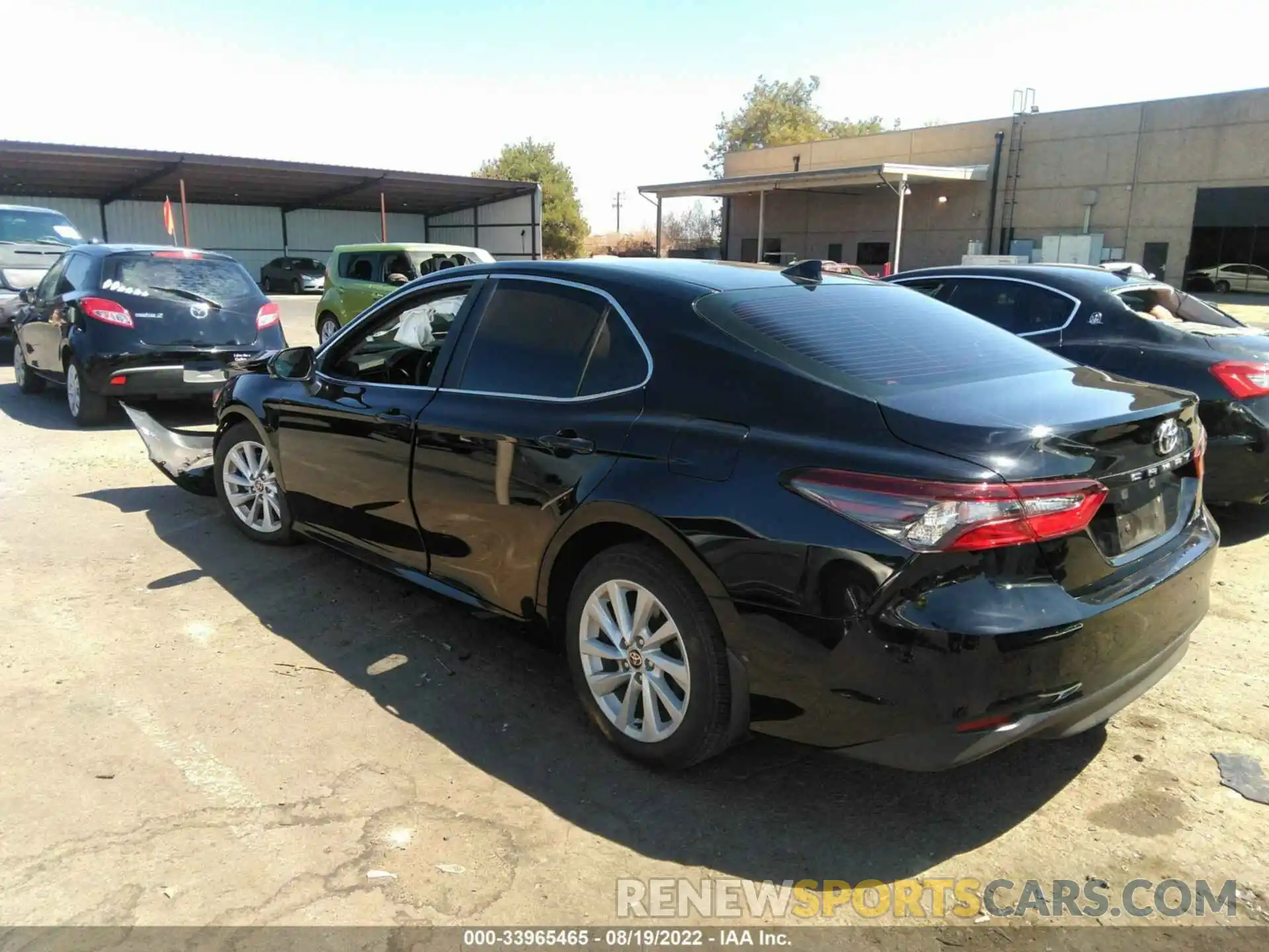 3 Photograph of a damaged car 4T1R11AK7NU622942 TOYOTA CAMRY 2022