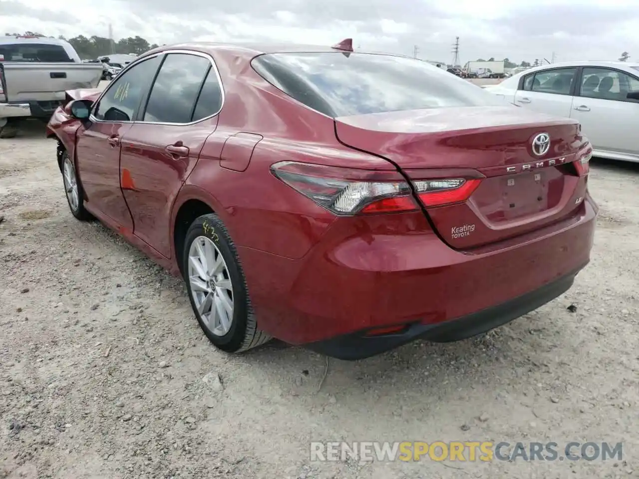 3 Photograph of a damaged car 4T1R11AK7NU626005 TOYOTA CAMRY 2022