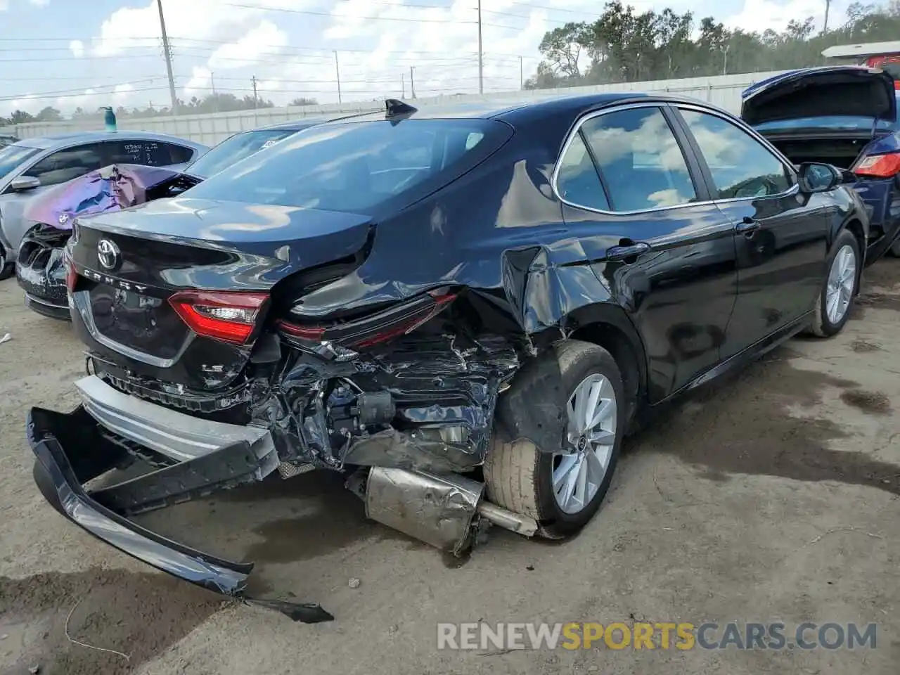 4 Photograph of a damaged car 4T1R11AK7NU635125 TOYOTA CAMRY 2022