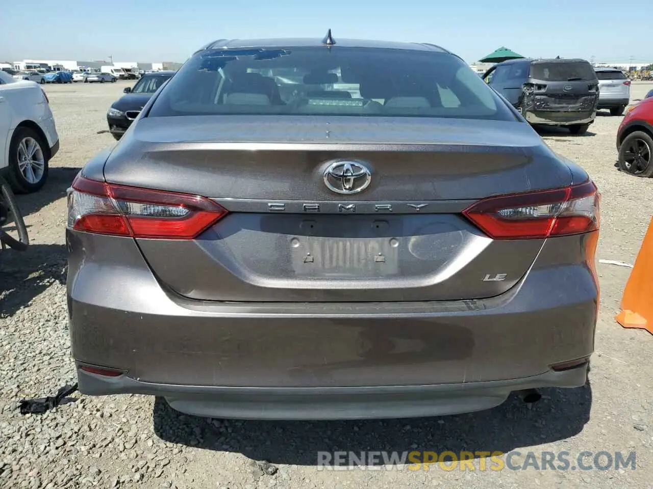 6 Photograph of a damaged car 4T1R11AK7NU663555 TOYOTA CAMRY 2022