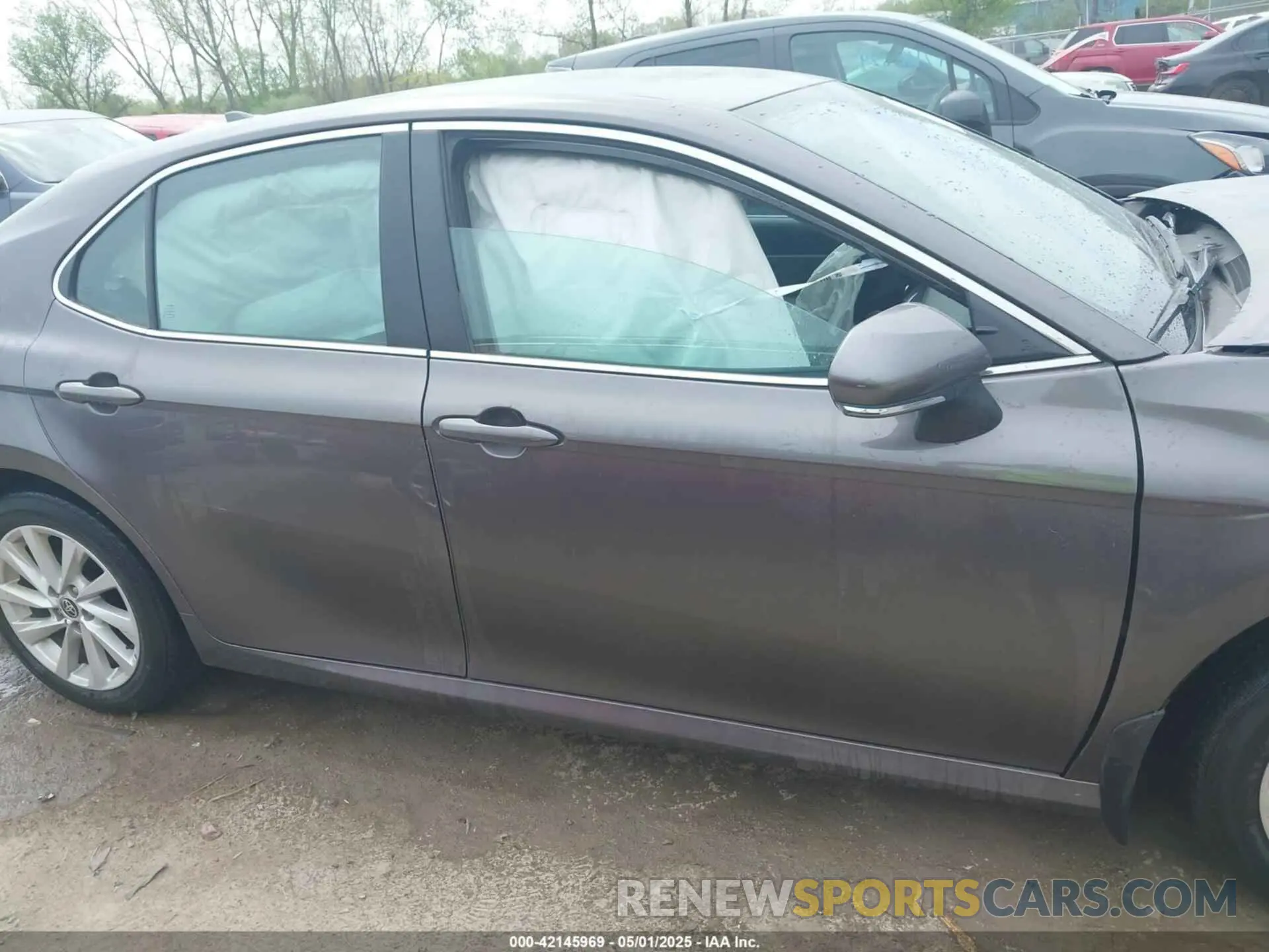14 Photograph of a damaged car 4T1R11AK7NU718229 TOYOTA CAMRY 2022