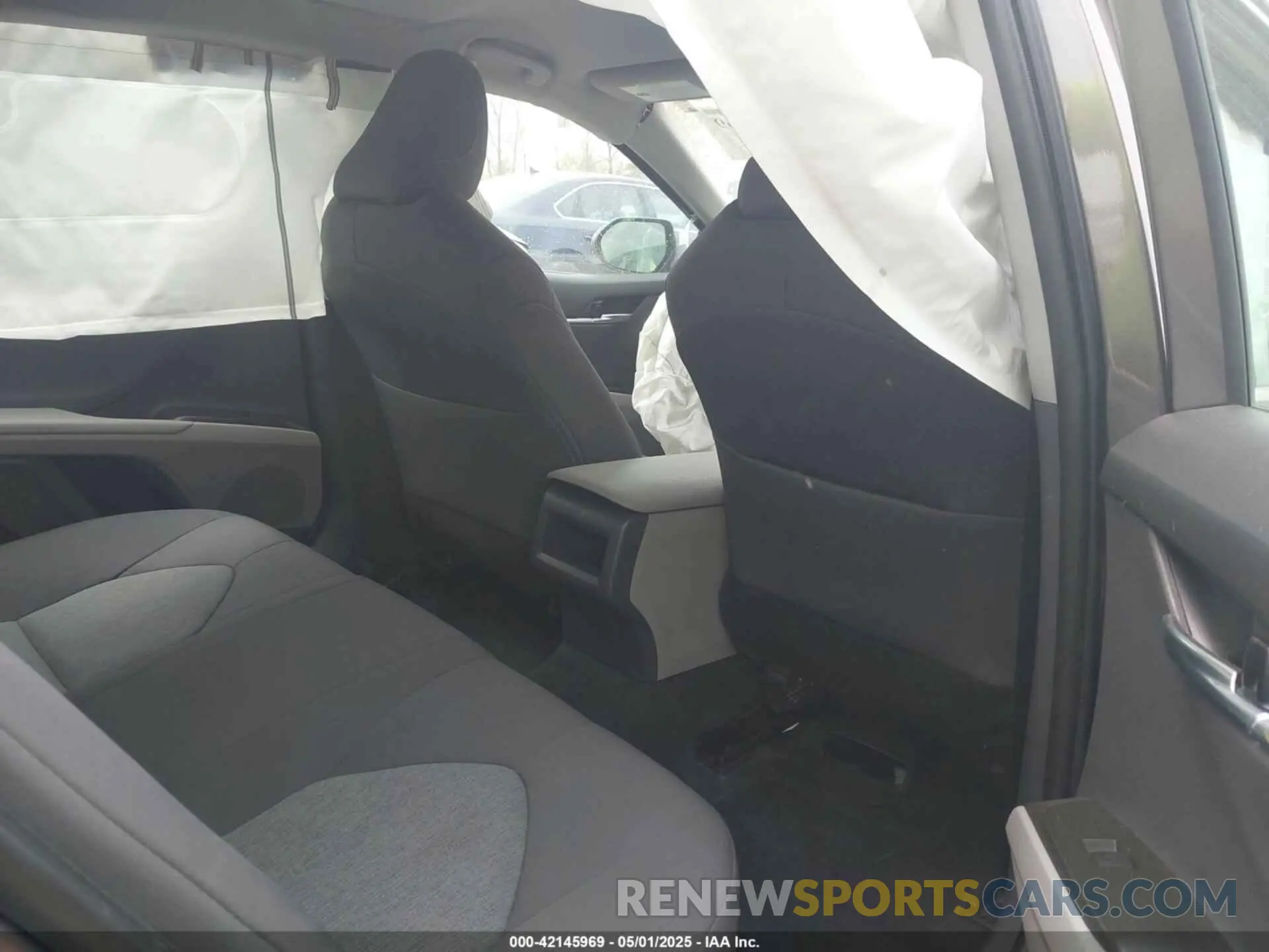 8 Photograph of a damaged car 4T1R11AK7NU718229 TOYOTA CAMRY 2022
