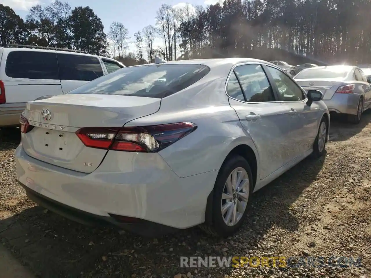 4 Photograph of a damaged car 4T1R11AK8NU069461 TOYOTA CAMRY 2022