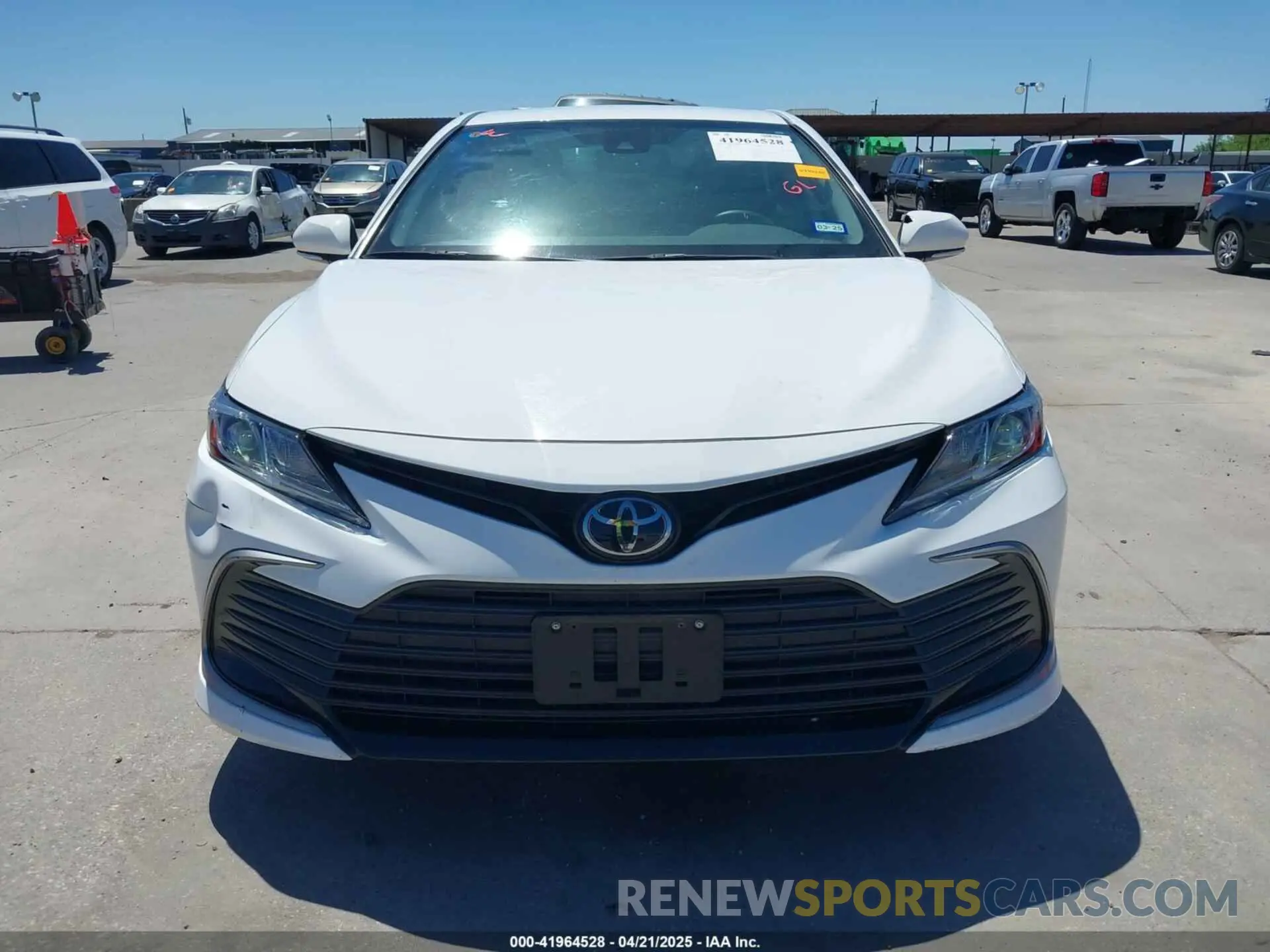 12 Photograph of a damaged car 4T1R11AK8NU676797 TOYOTA CAMRY 2022