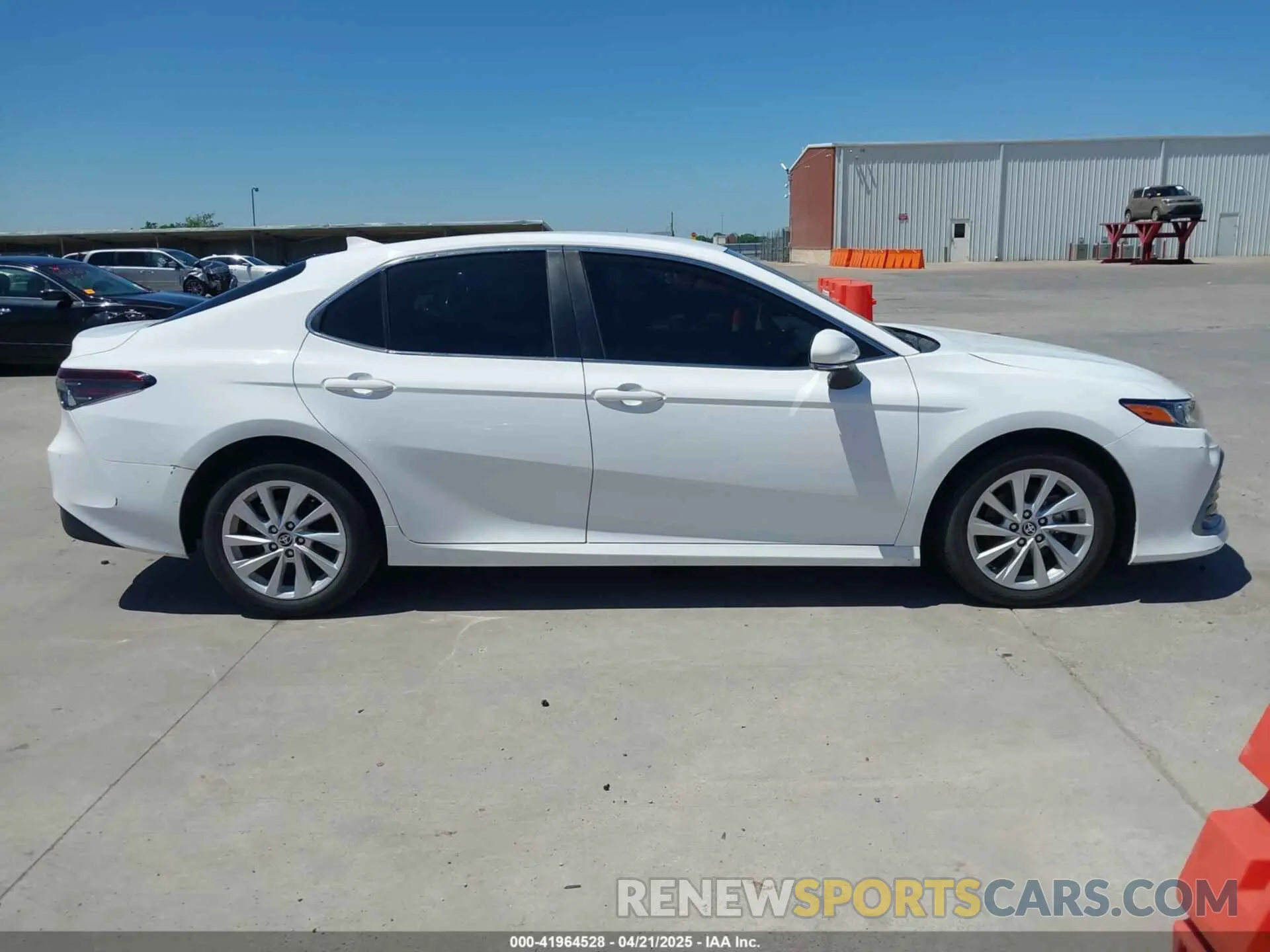 13 Photograph of a damaged car 4T1R11AK8NU676797 TOYOTA CAMRY 2022