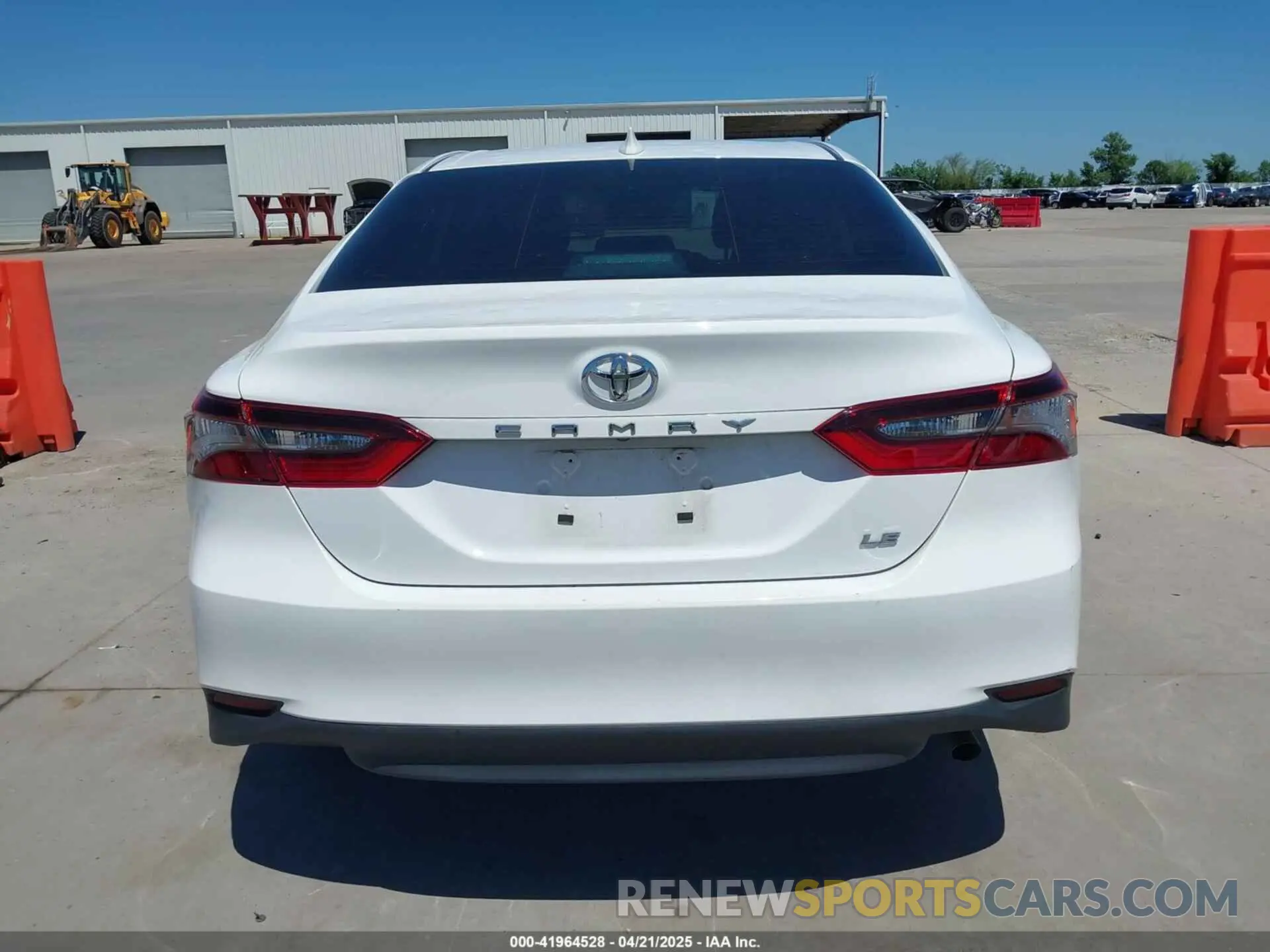 16 Photograph of a damaged car 4T1R11AK8NU676797 TOYOTA CAMRY 2022