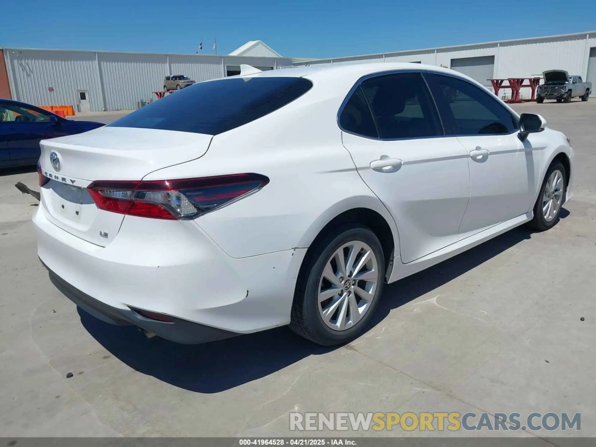 4 Photograph of a damaged car 4T1R11AK8NU676797 TOYOTA CAMRY 2022