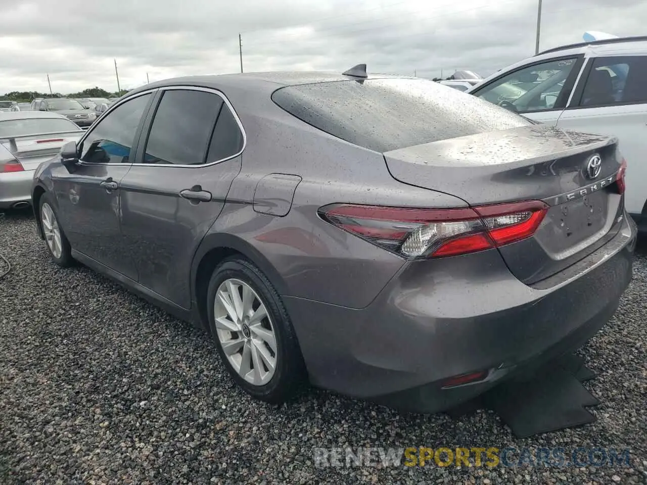 2 Photograph of a damaged car 4T1R11AKXNU623339 TOYOTA CAMRY 2022