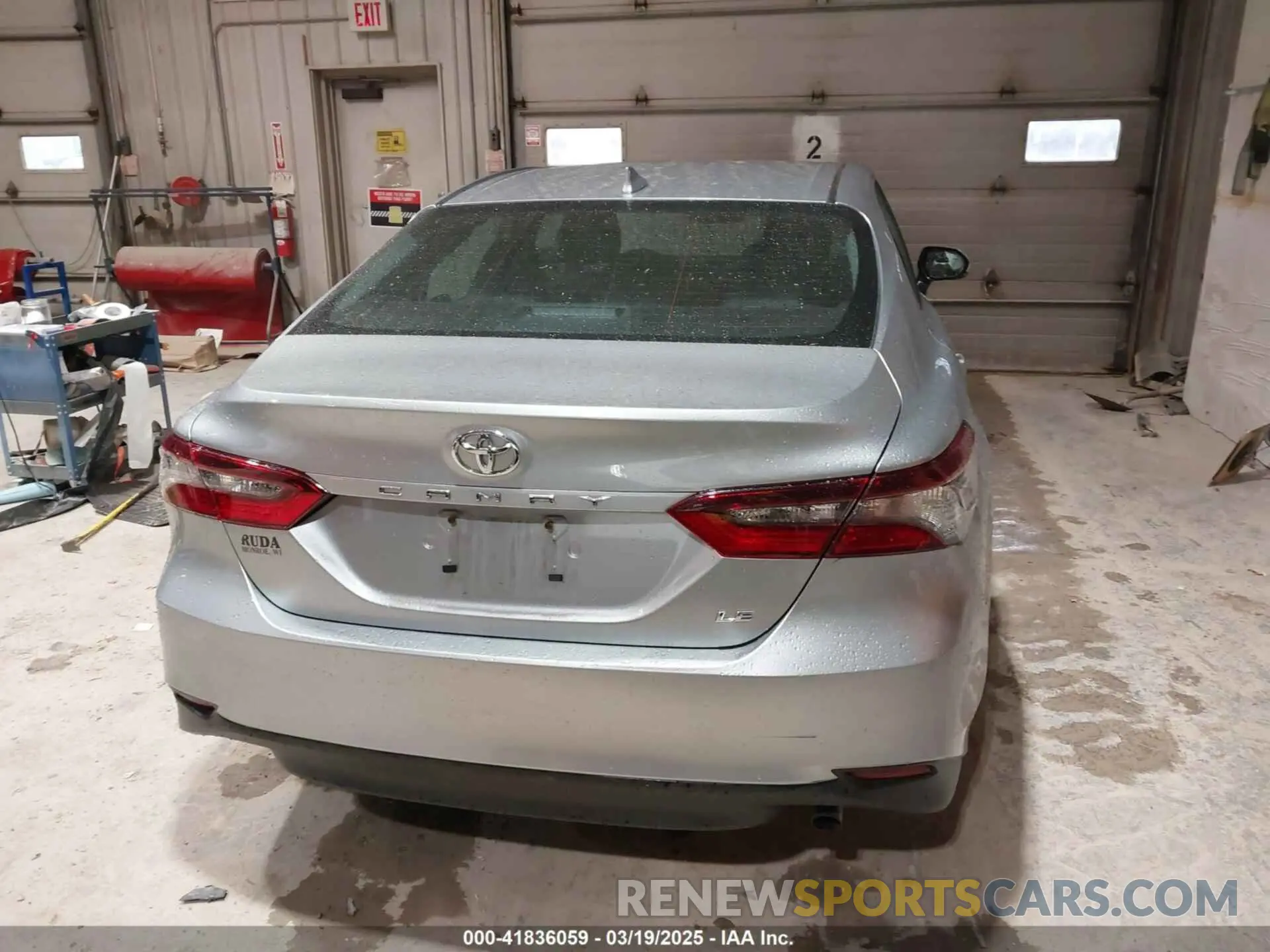 16 Photograph of a damaged car 4T1R11AKXNU646345 TOYOTA CAMRY 2022