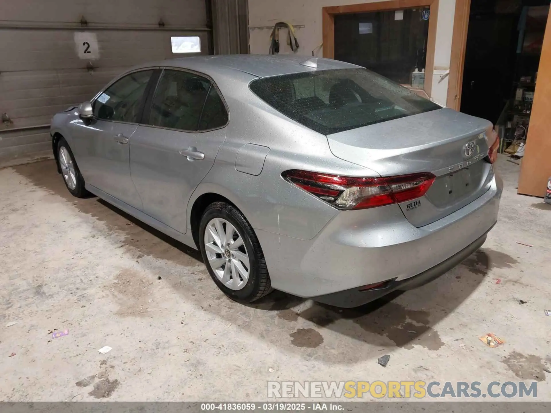 3 Photograph of a damaged car 4T1R11AKXNU646345 TOYOTA CAMRY 2022