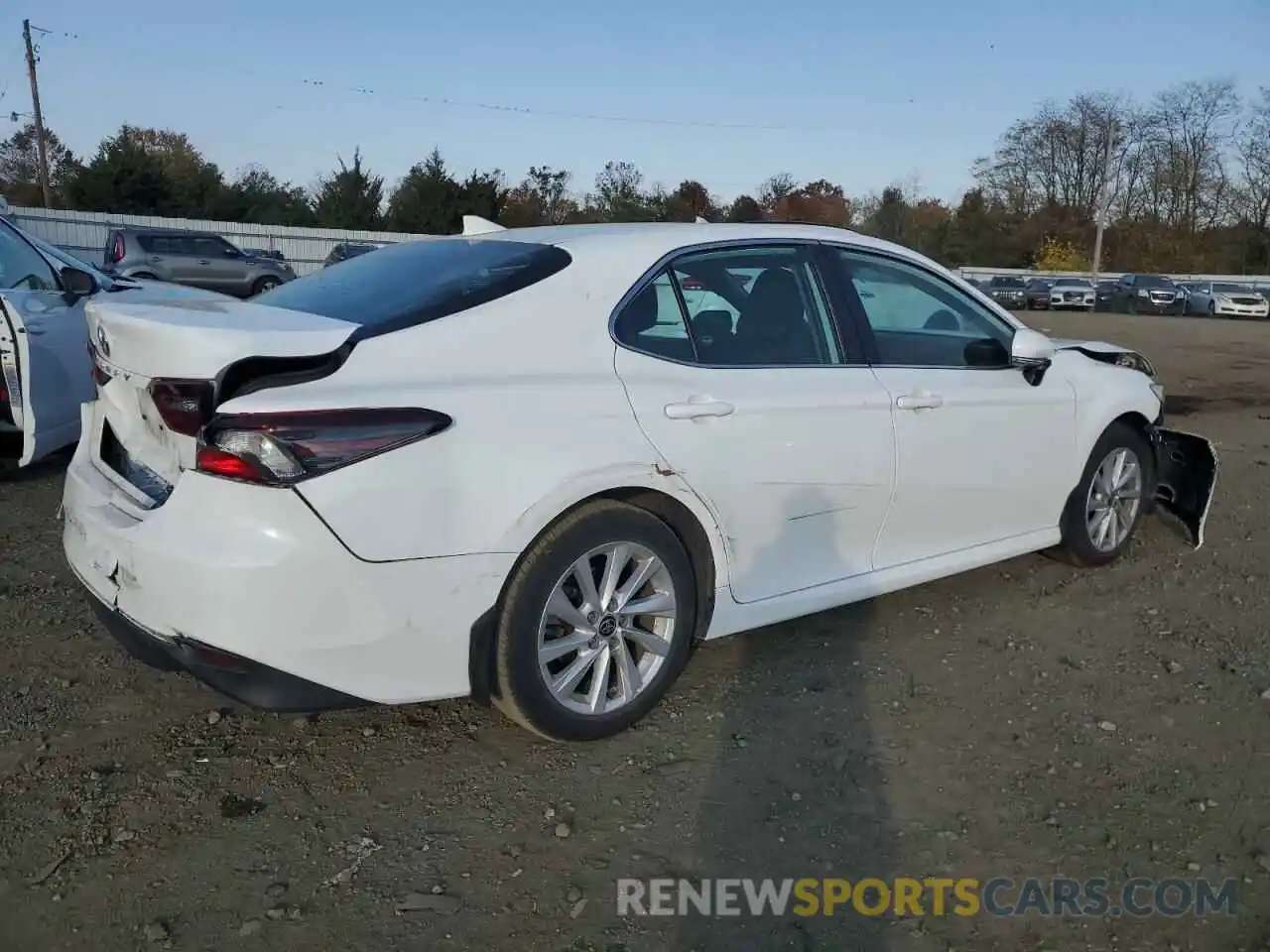 3 Photograph of a damaged car 4T1R11AKXNU703207 TOYOTA CAMRY 2022