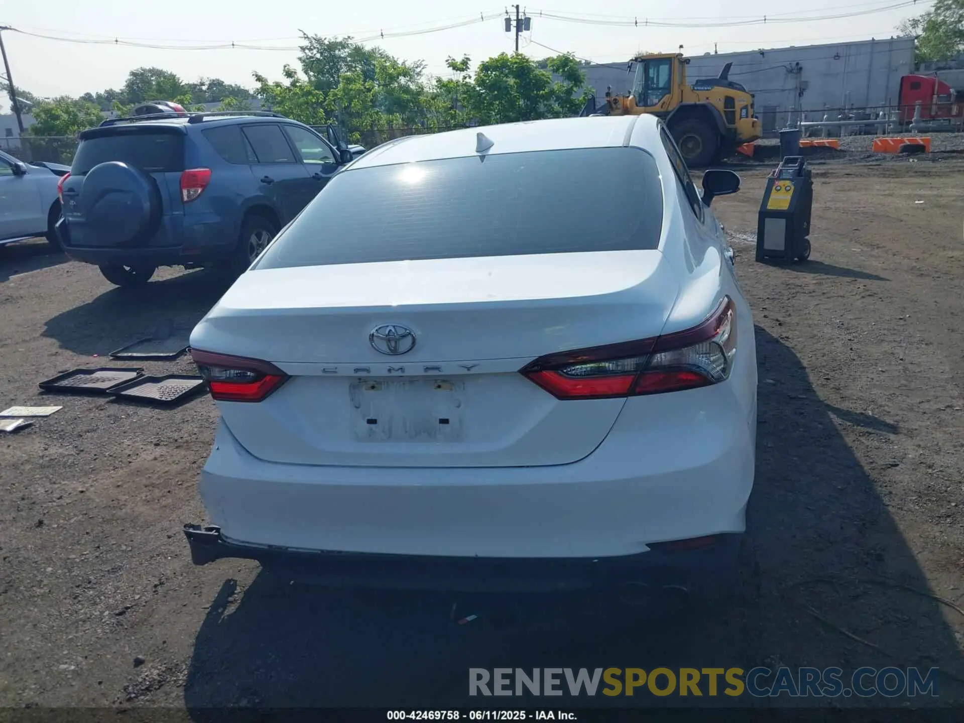 16 Photograph of a damaged car 4T1R11BK0NU067461 TOYOTA CAMRY 2022