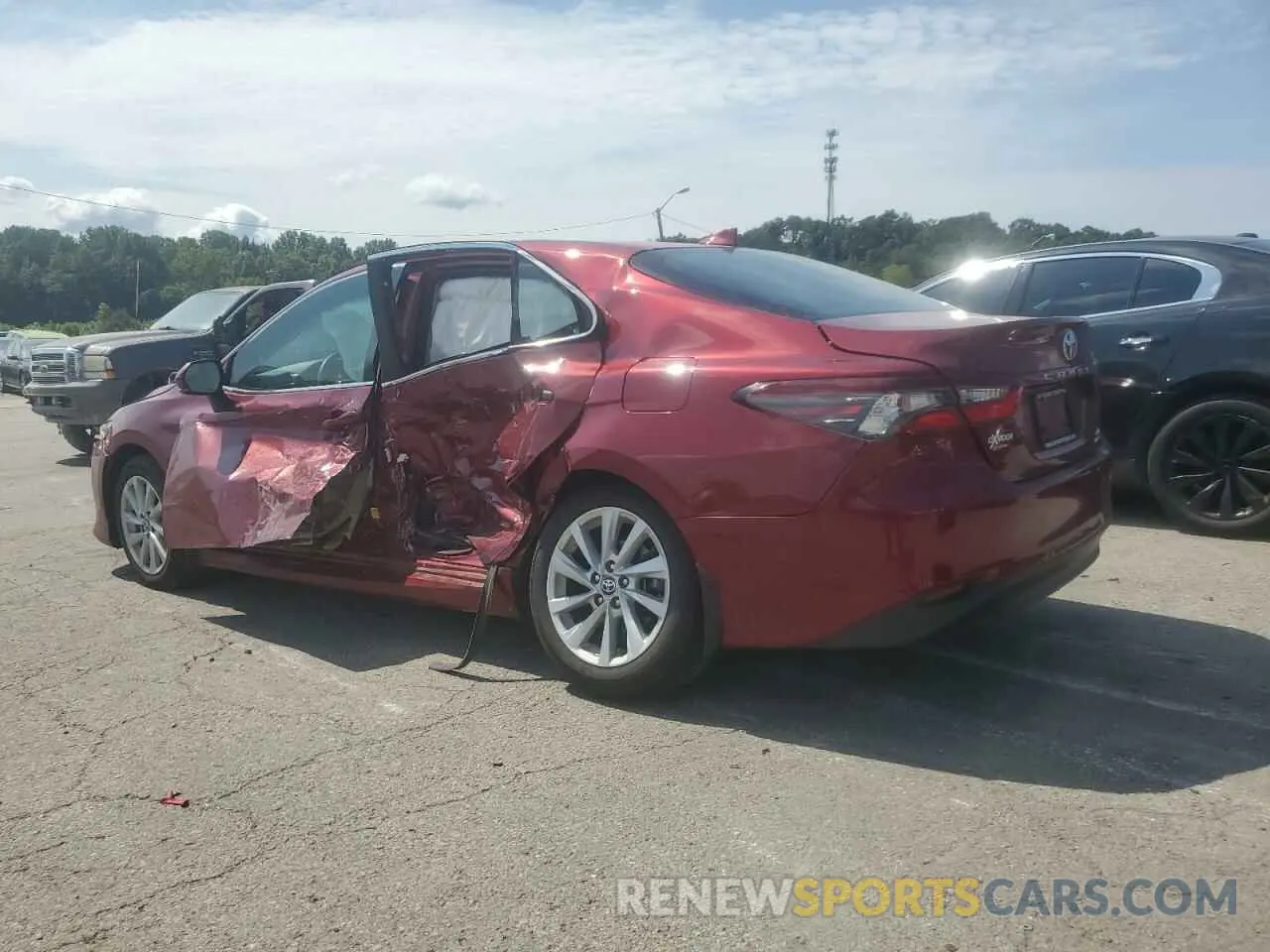 2 Photograph of a damaged car 4T1R11BK6NU067979 TOYOTA CAMRY 2022
