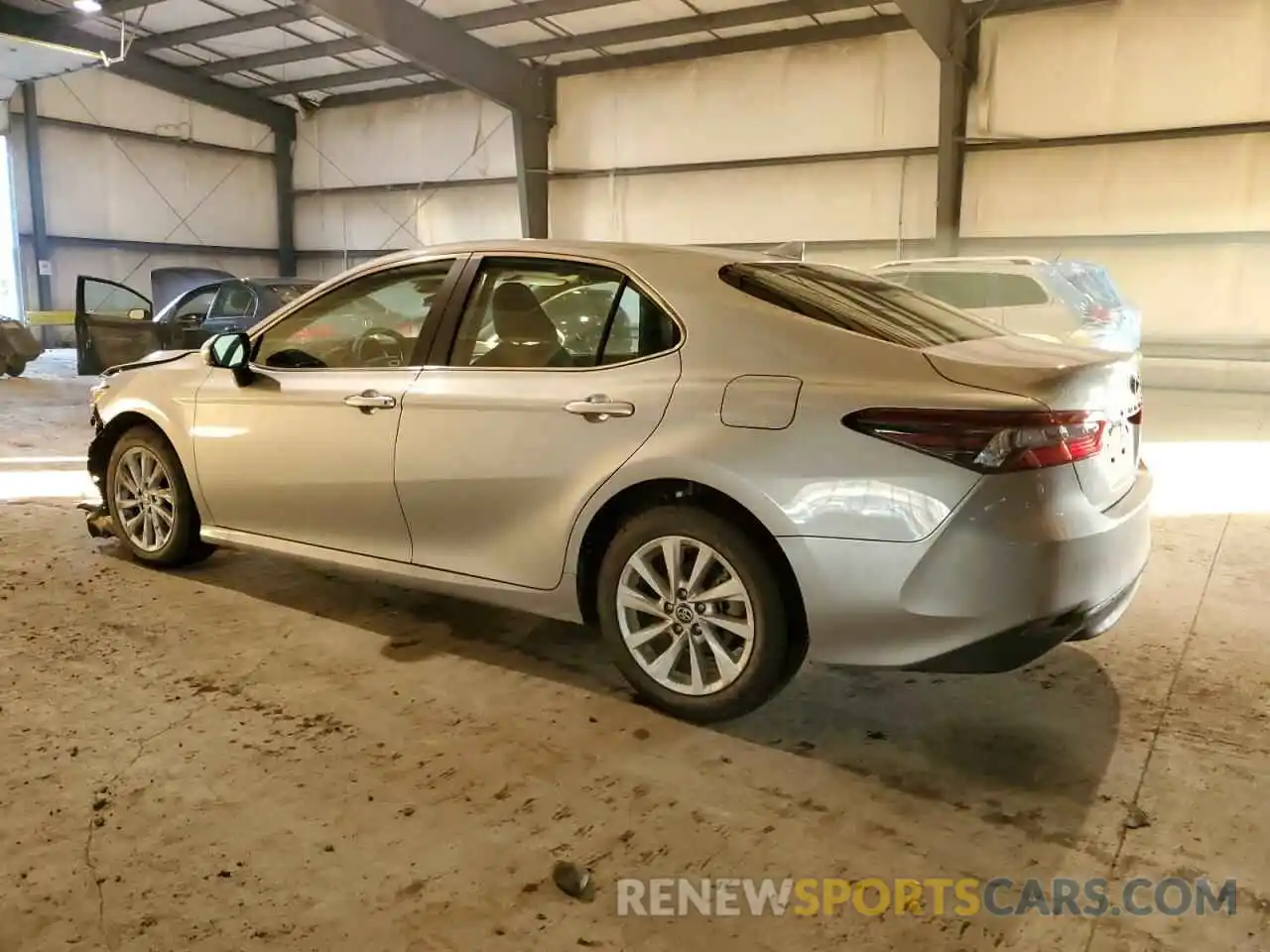 2 Photograph of a damaged car 4T1R11BK8NU060676 TOYOTA CAMRY 2022