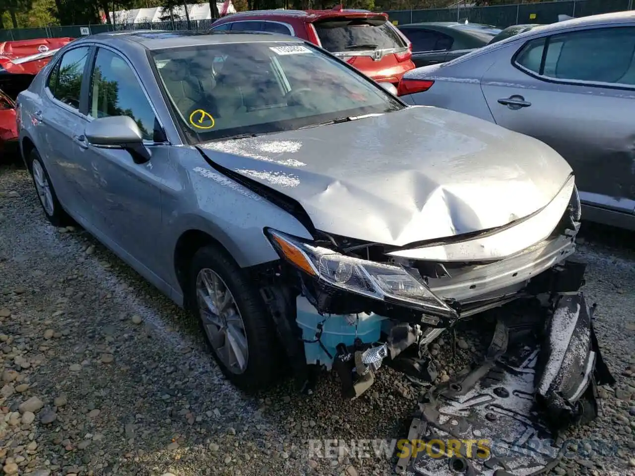 4 Photograph of a damaged car 4T1R11BK8NU060676 TOYOTA CAMRY 2022