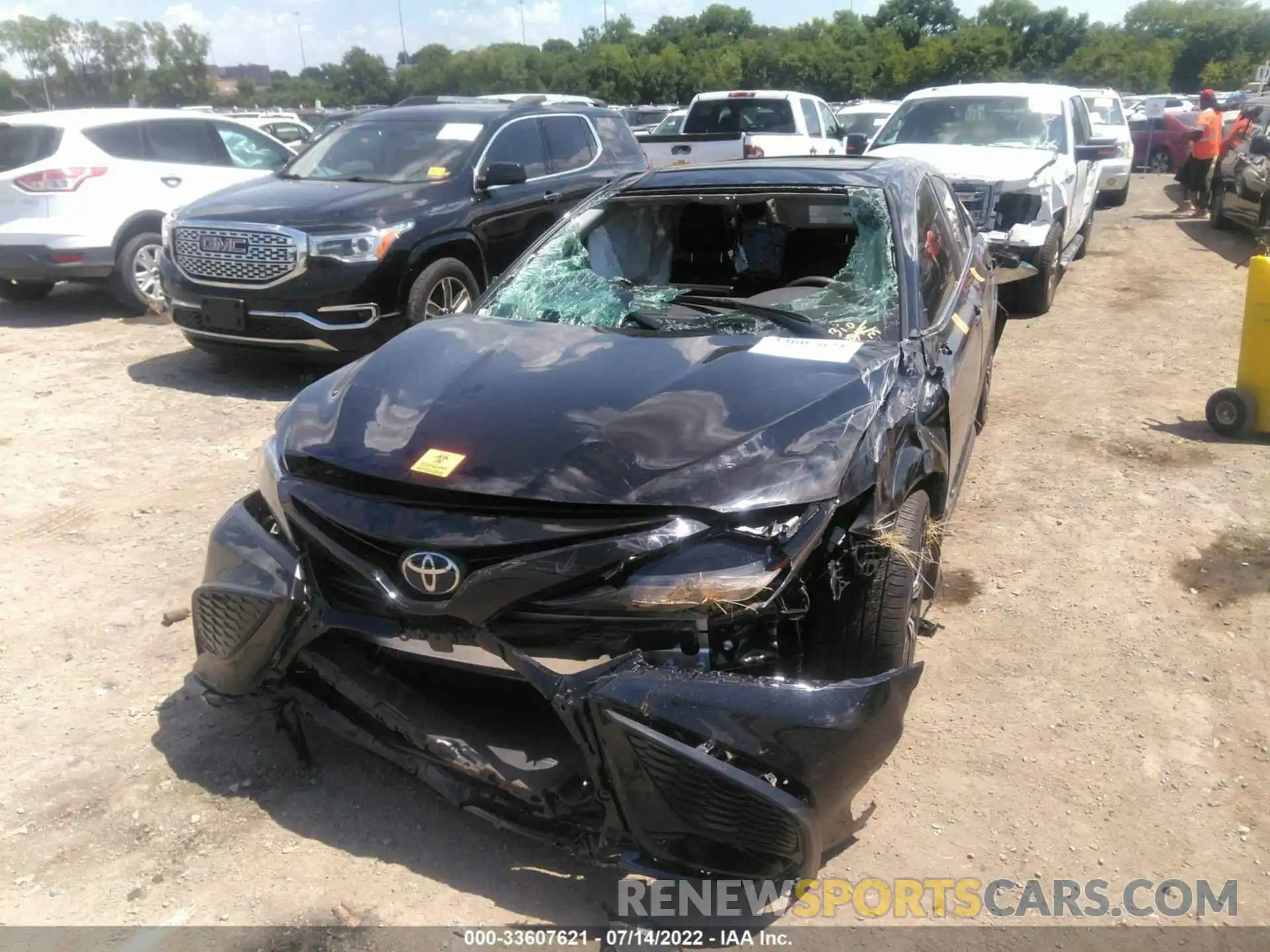 6 Photograph of a damaged car 4T1S11AK2NU685626 TOYOTA CAMRY 2022