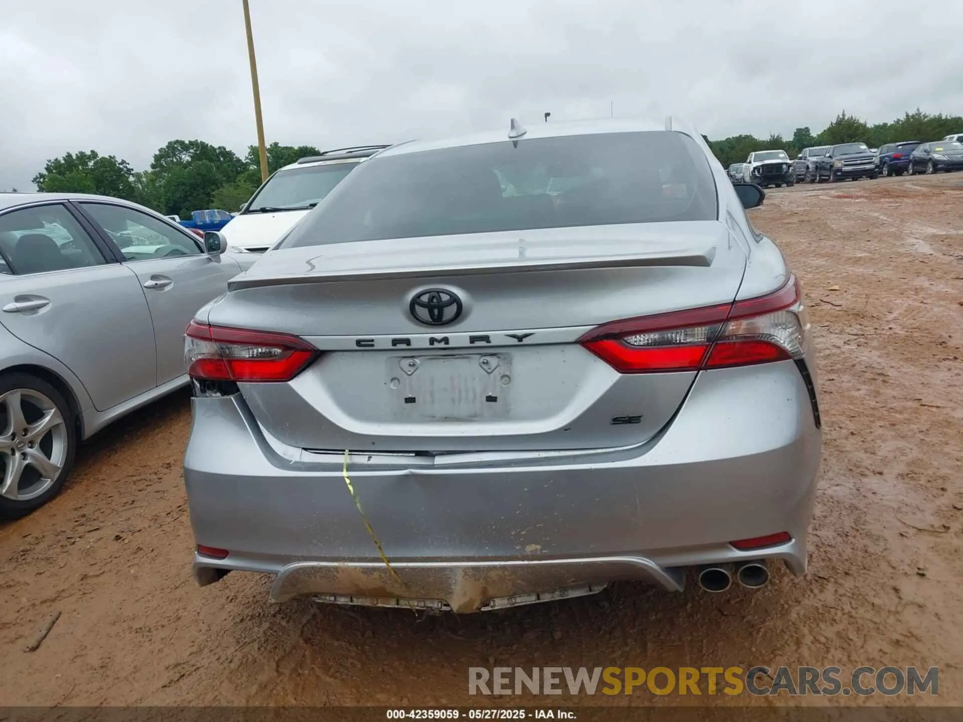 16 Photograph of a damaged car 4T1S11AK3NU666177 TOYOTA CAMRY 2022