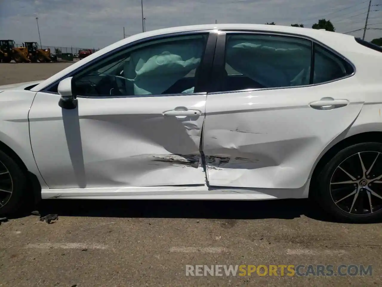 9 Photograph of a damaged car 4T1S11AK4NU051170 TOYOTA CAMRY 2022