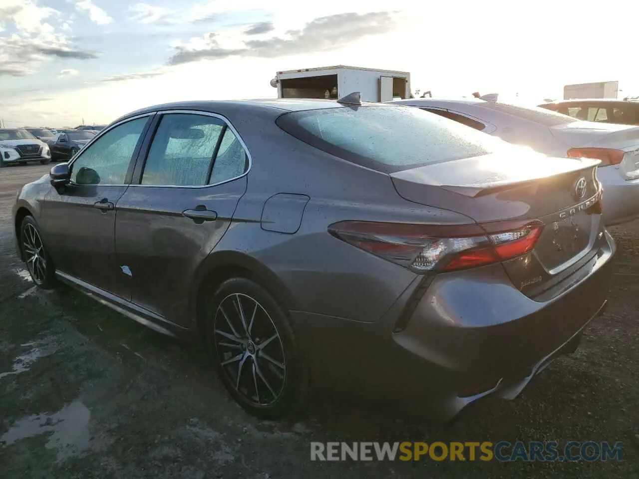 2 Photograph of a damaged car 4T1S11AK7NU685380 TOYOTA CAMRY 2022