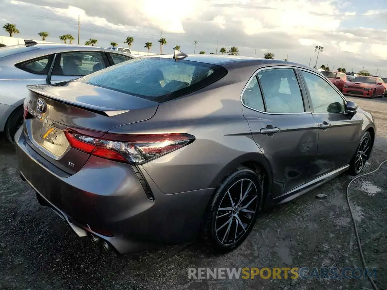 3 Photograph of a damaged car 4T1S11AK7NU685380 TOYOTA CAMRY 2022