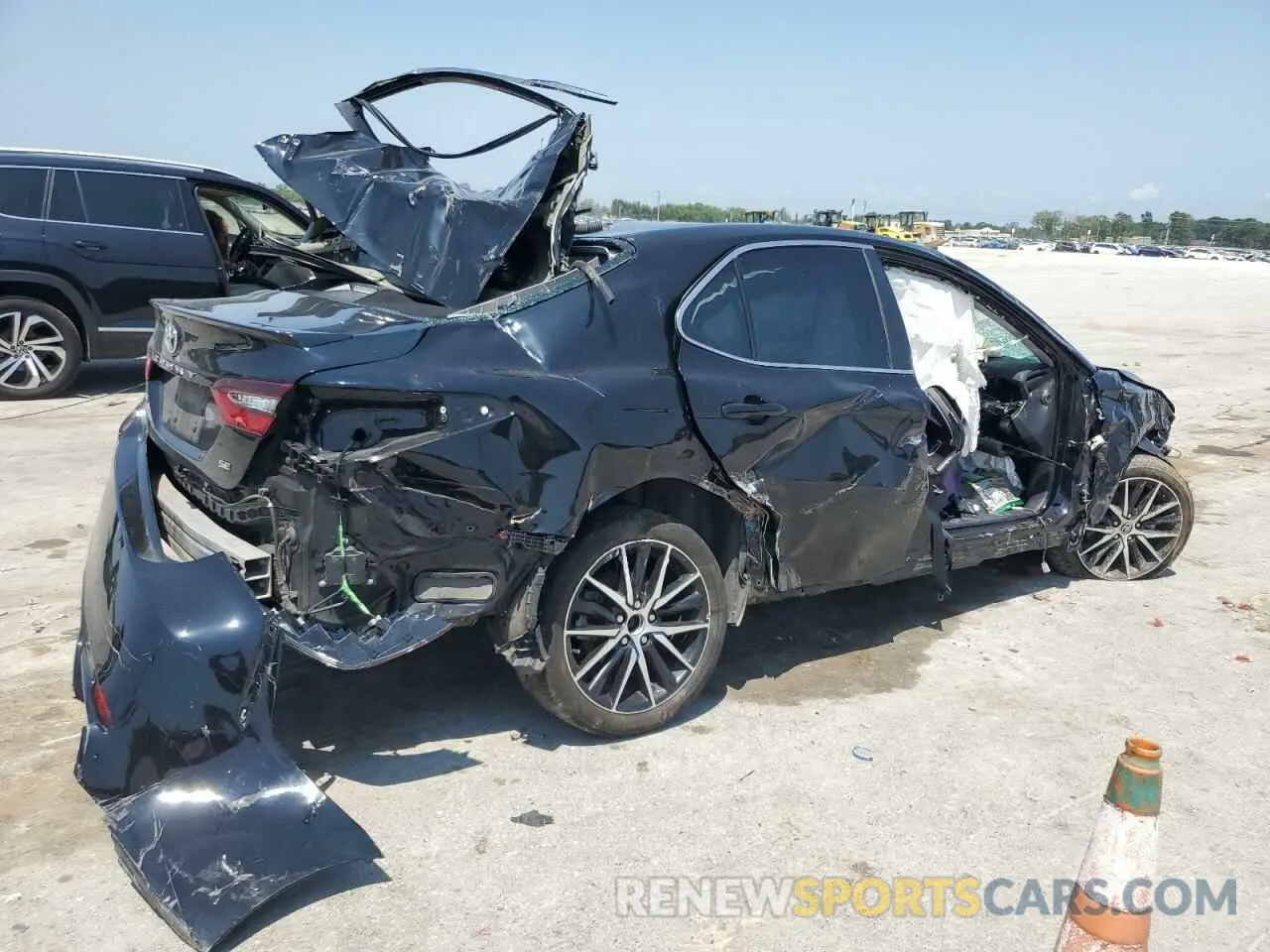 3 Photograph of a damaged car 4T1S11AK8NU680074 TOYOTA CAMRY 2022