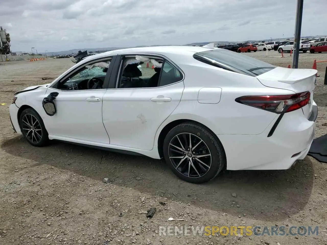 2 Photograph of a damaged car 4T1S31AK0NU578889 TOYOTA CAMRY 2022