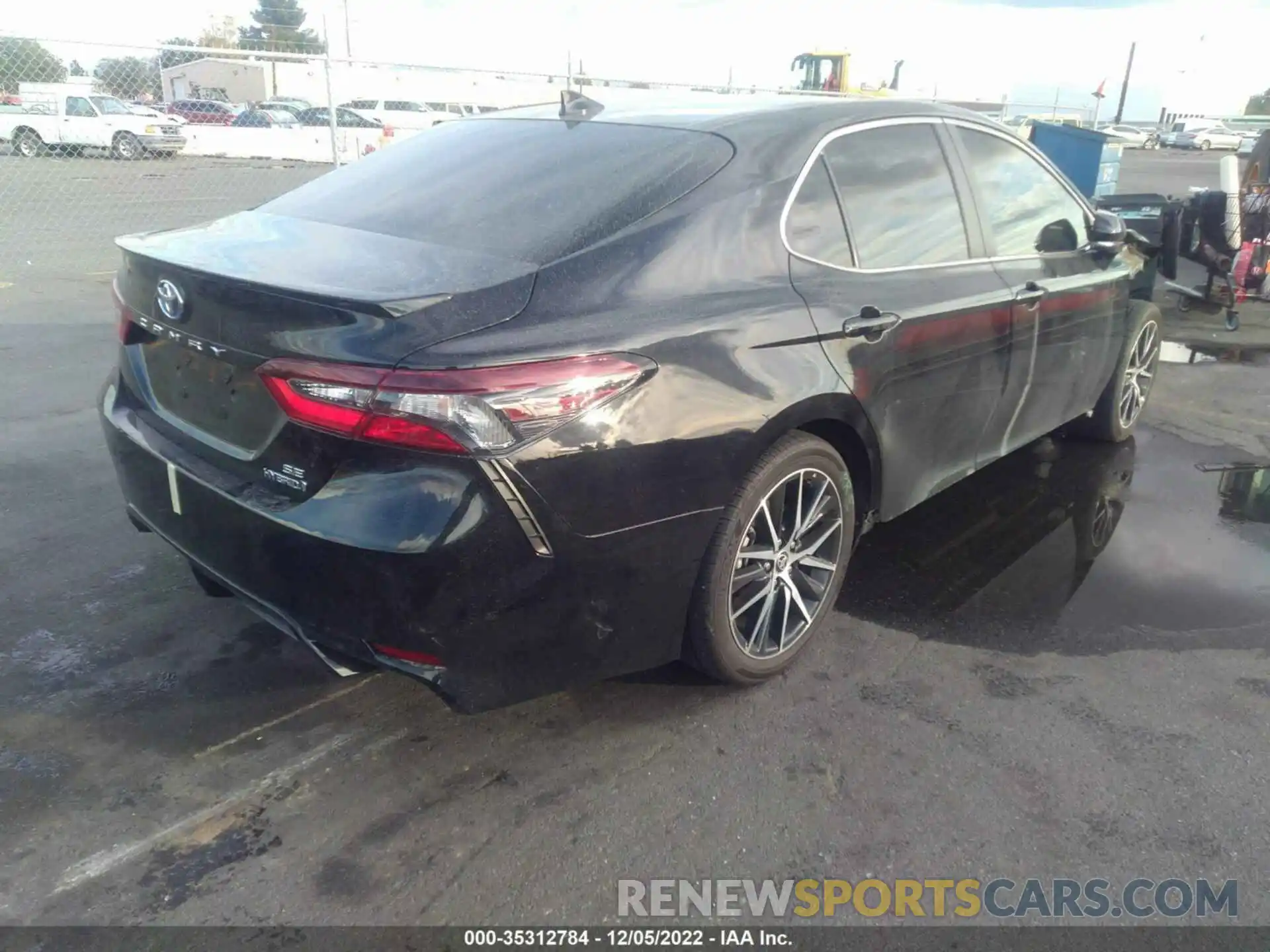 4 Photograph of a damaged car 4T1S31AK0NU584143 TOYOTA CAMRY 2022