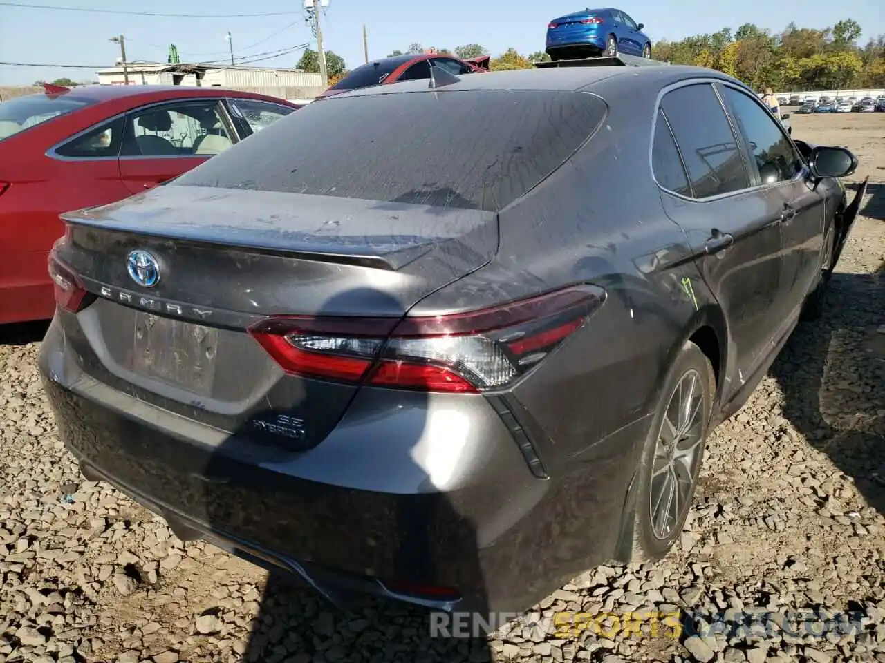 4 Photograph of a damaged car 4T1S31AK1NU574155 TOYOTA CAMRY 2022