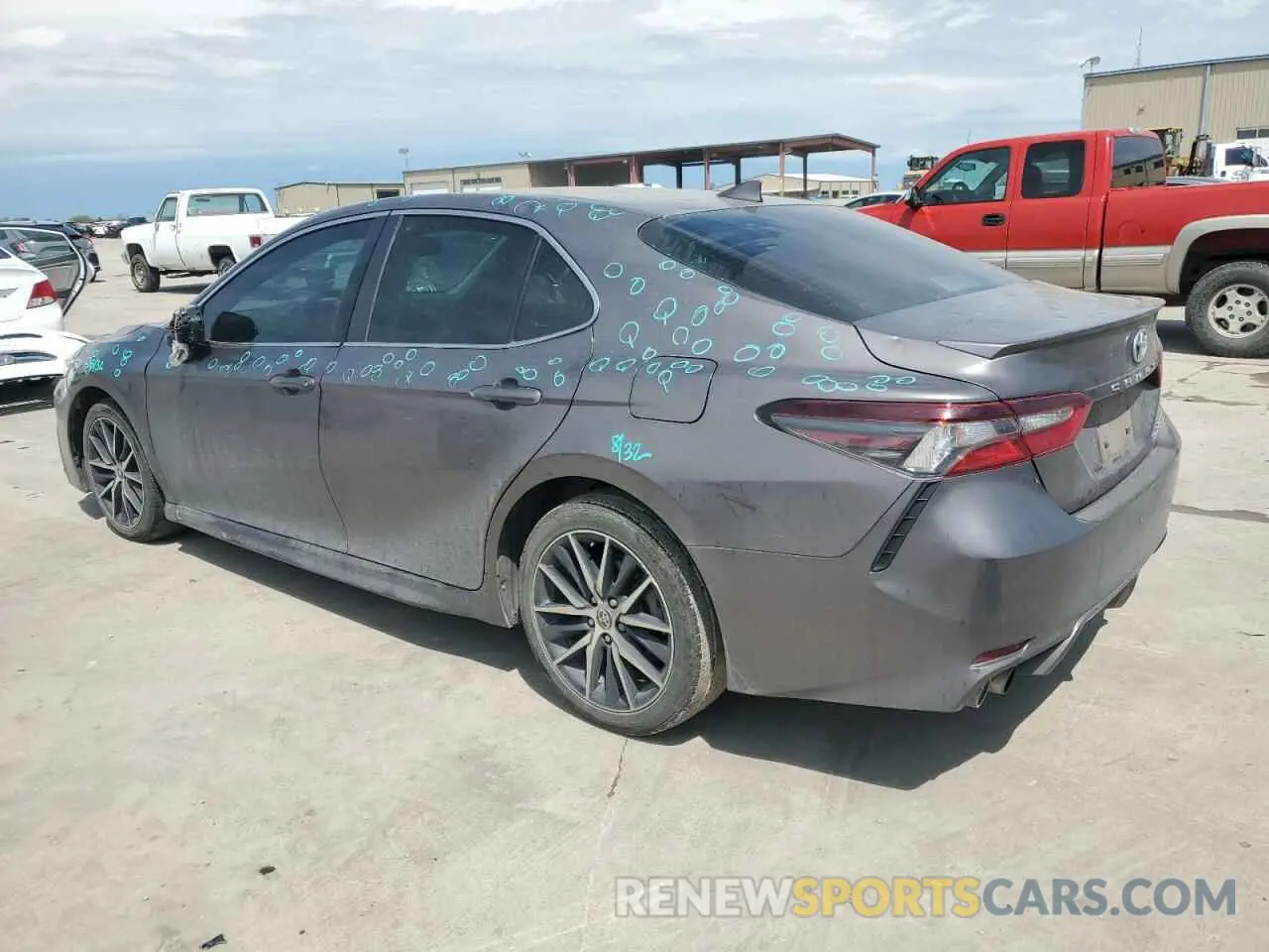 2 Photograph of a damaged car 4T1S31AK1NU582854 TOYOTA CAMRY 2022