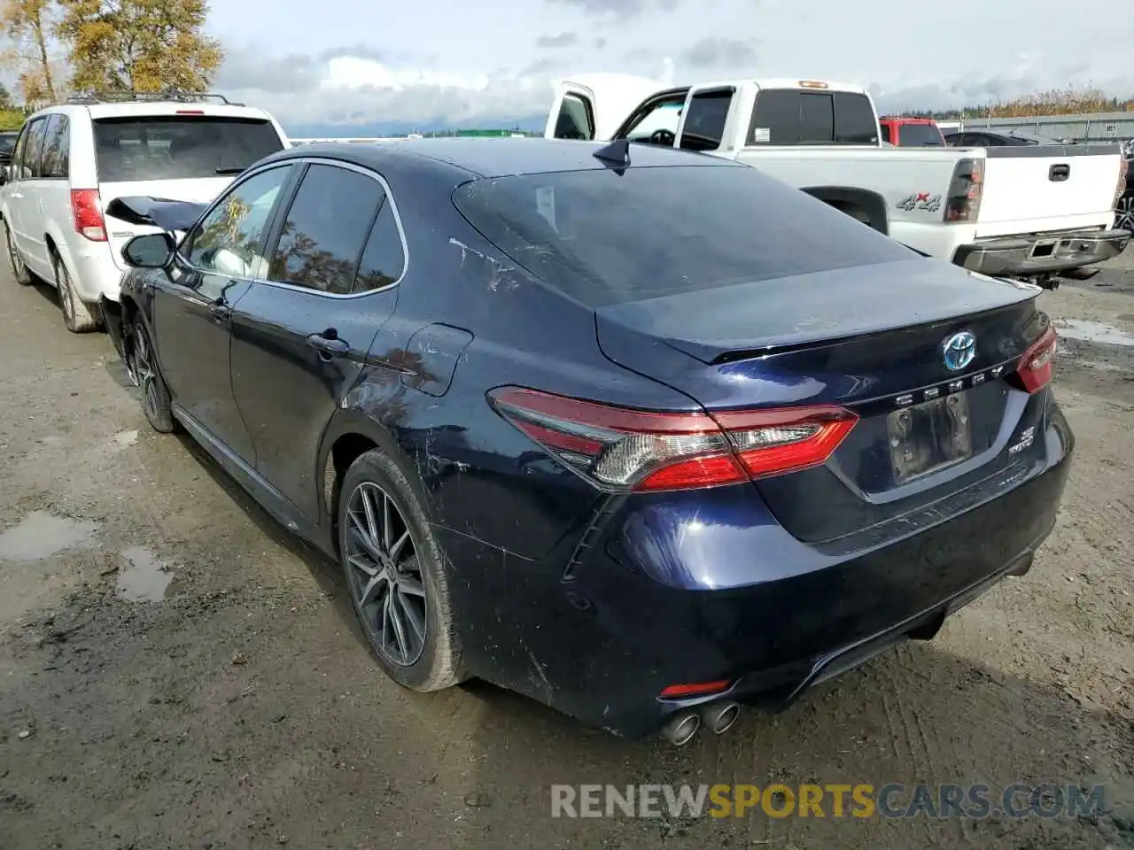 3 Photograph of a damaged car 4T1S31AK2NU570602 TOYOTA CAMRY 2022