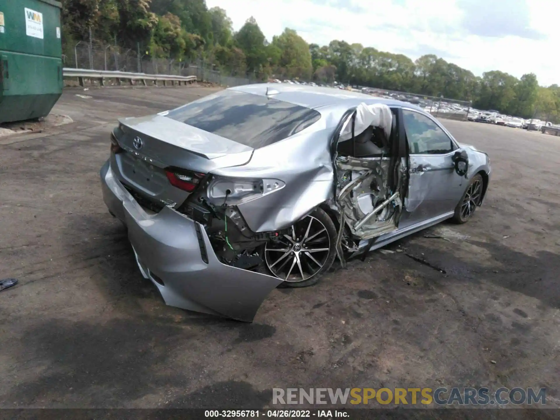 4 Photograph of a damaged car 4T1S31AK3NU579096 TOYOTA CAMRY 2022