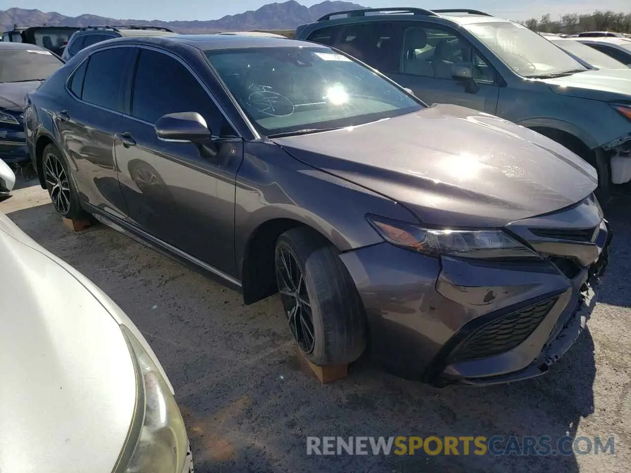 4 Photograph of a damaged car 4T1S31AK3NU585884 TOYOTA CAMRY 2022