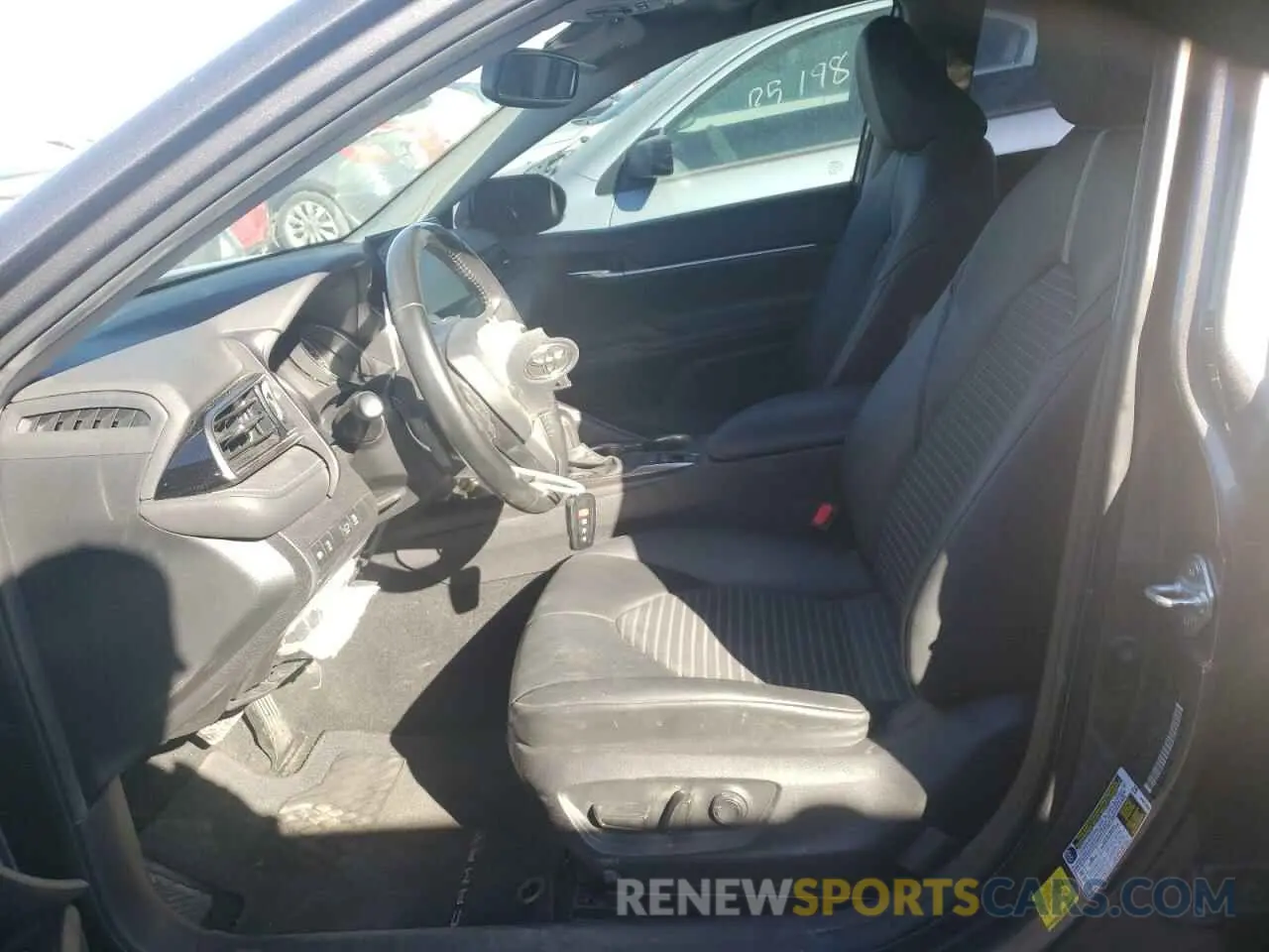 7 Photograph of a damaged car 4T1S31AK3NU585884 TOYOTA CAMRY 2022