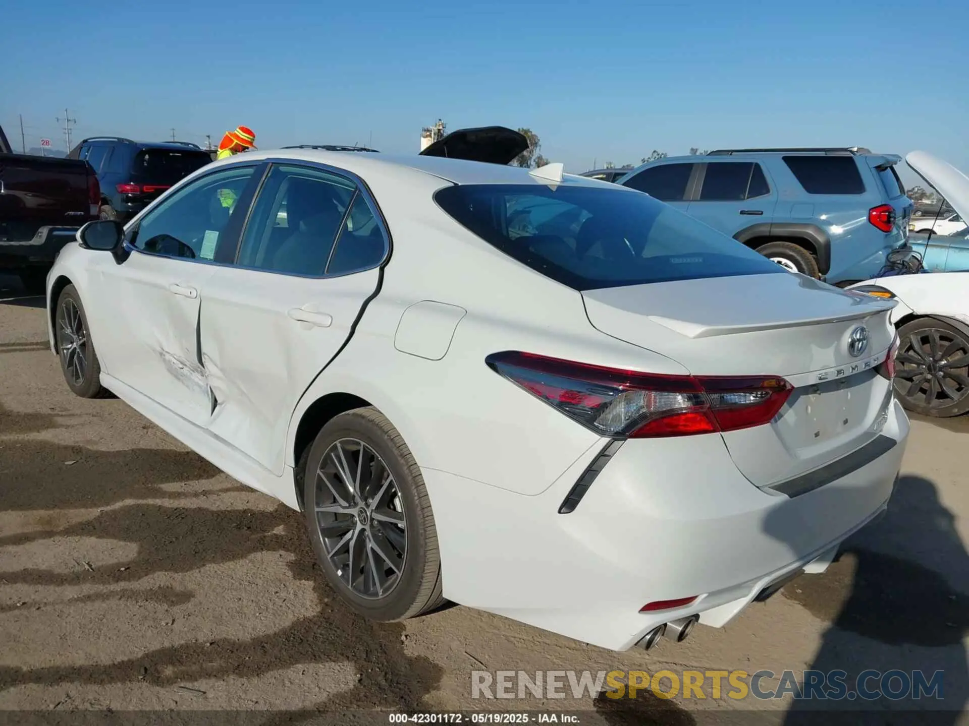 3 Photograph of a damaged car 4T1S31AK4NU038767 TOYOTA CAMRY 2022