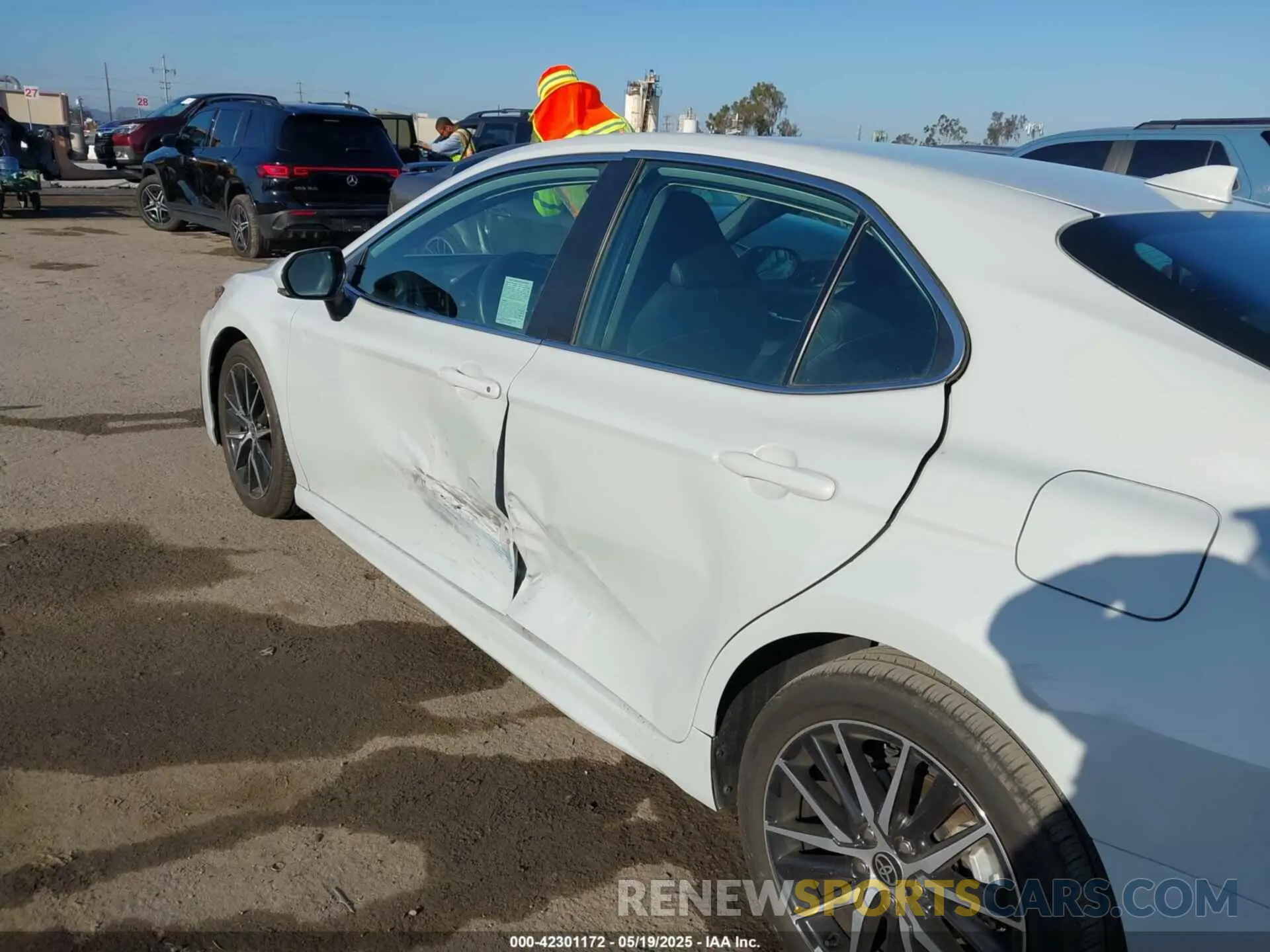 6 Photograph of a damaged car 4T1S31AK4NU038767 TOYOTA CAMRY 2022