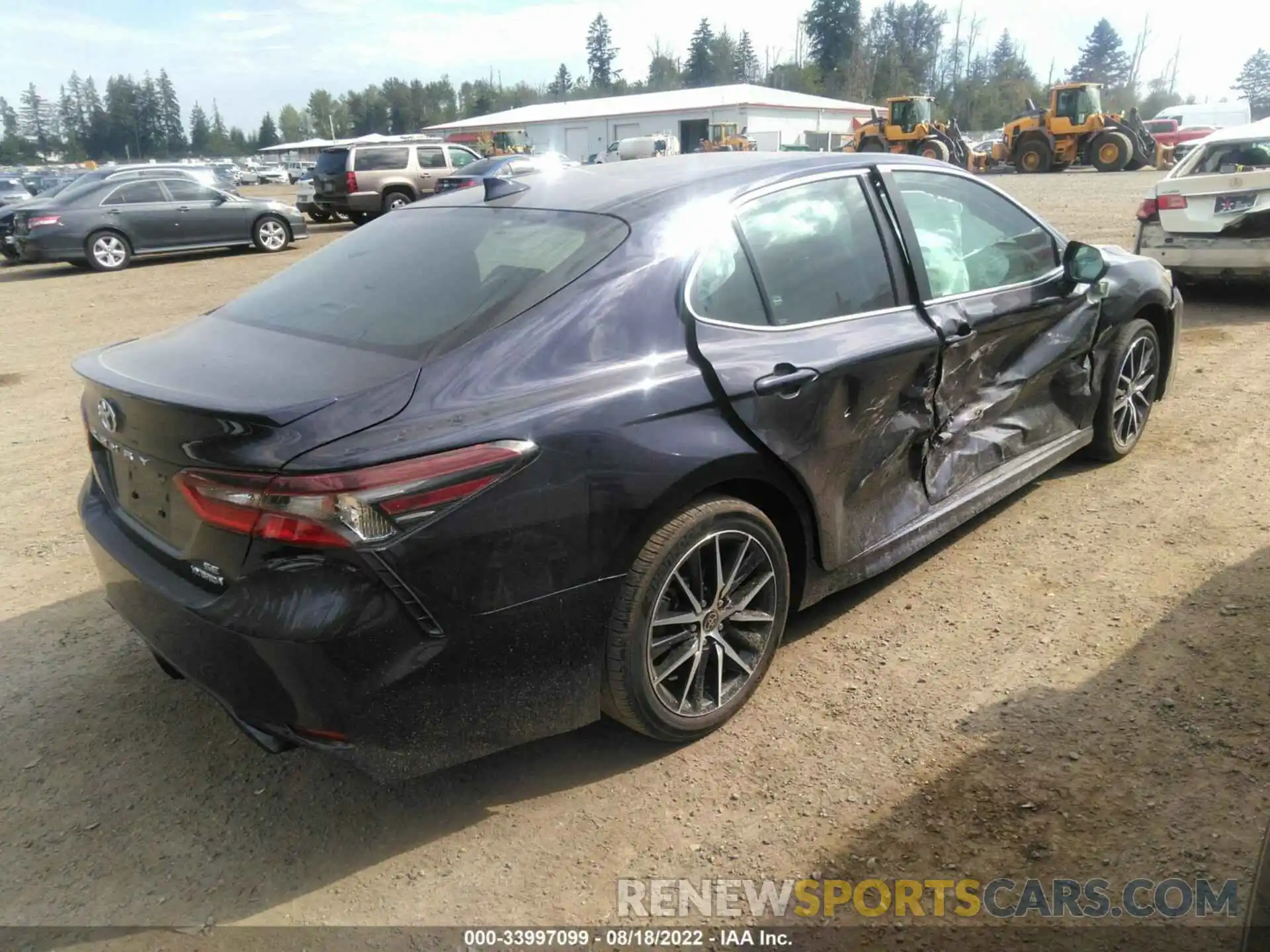 4 Photograph of a damaged car 4T1S31AK4NU573825 TOYOTA CAMRY 2022