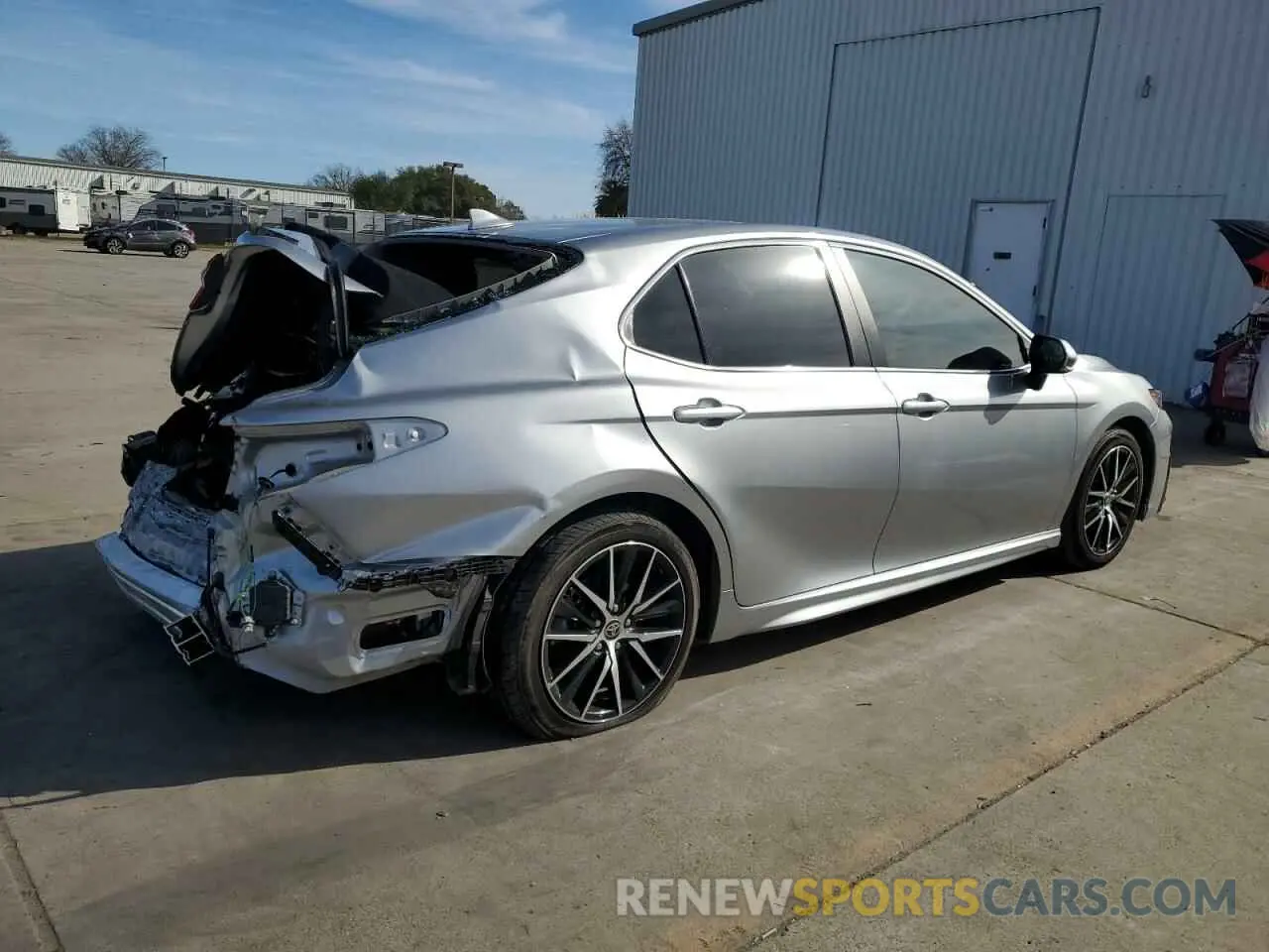 3 Photograph of a damaged car 4T1S31AK4NU578202 TOYOTA CAMRY 2022