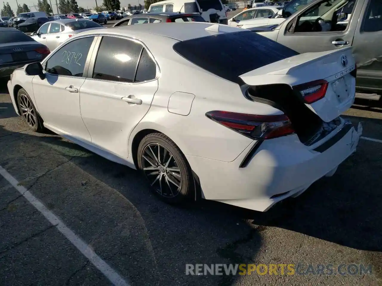 2 Photograph of a damaged car 4T1S31AK4NU579270 TOYOTA CAMRY 2022