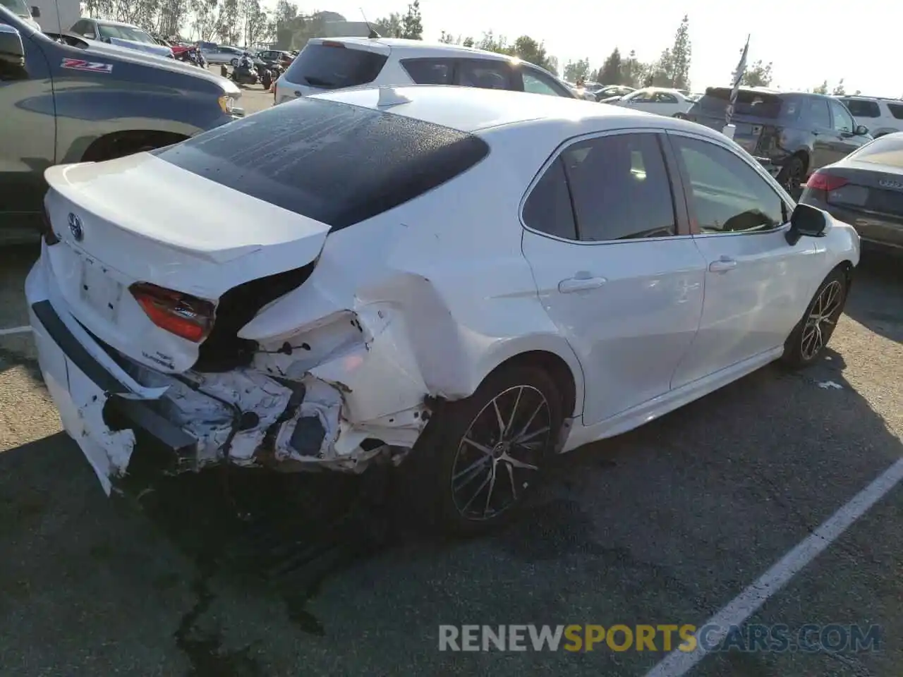 3 Photograph of a damaged car 4T1S31AK4NU579270 TOYOTA CAMRY 2022