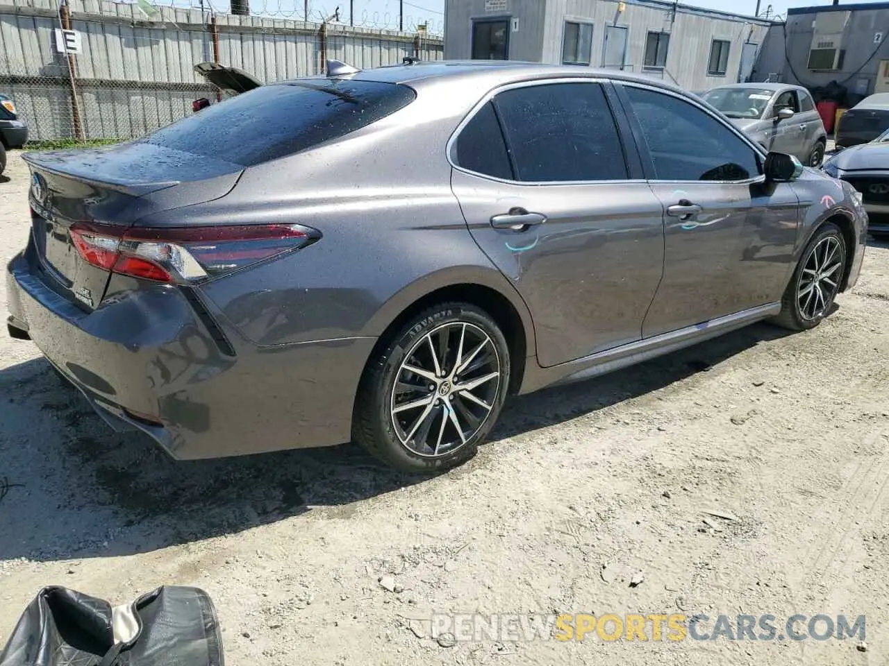 3 Photograph of a damaged car 4T1S31AK4NU582069 TOYOTA CAMRY 2022