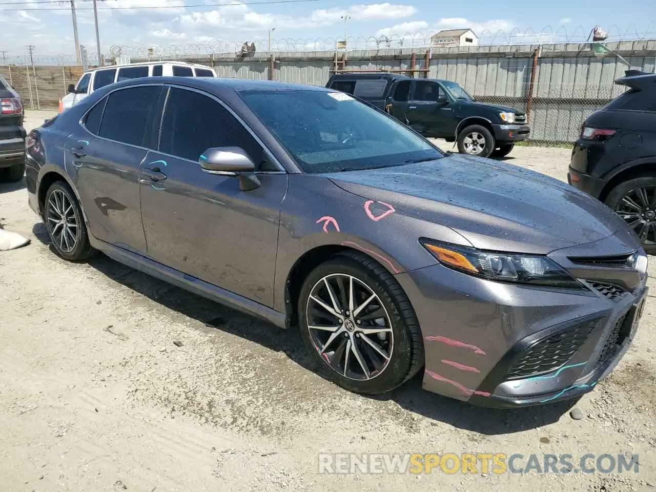 4 Photograph of a damaged car 4T1S31AK4NU582069 TOYOTA CAMRY 2022
