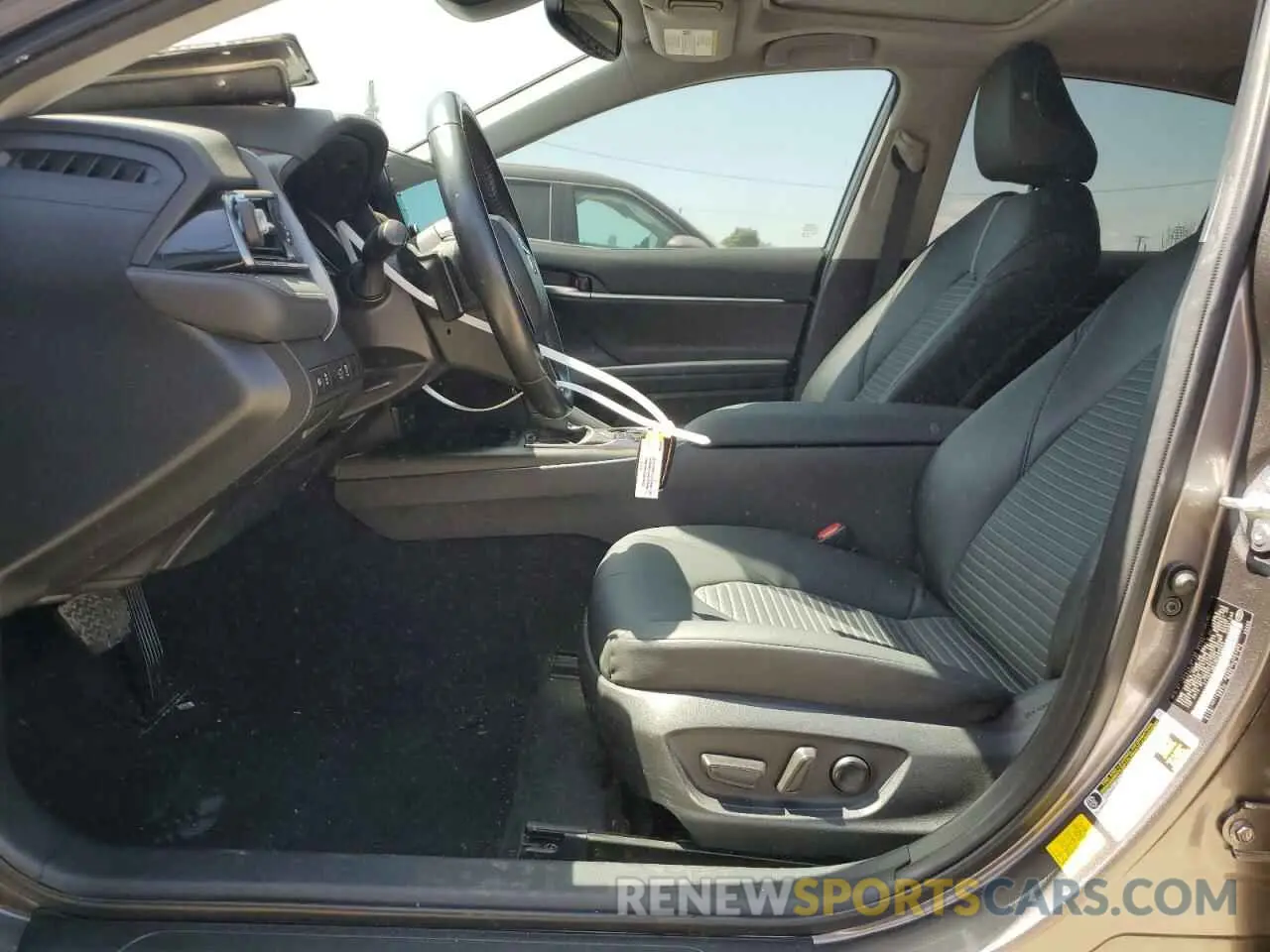 7 Photograph of a damaged car 4T1S31AK4NU582069 TOYOTA CAMRY 2022
