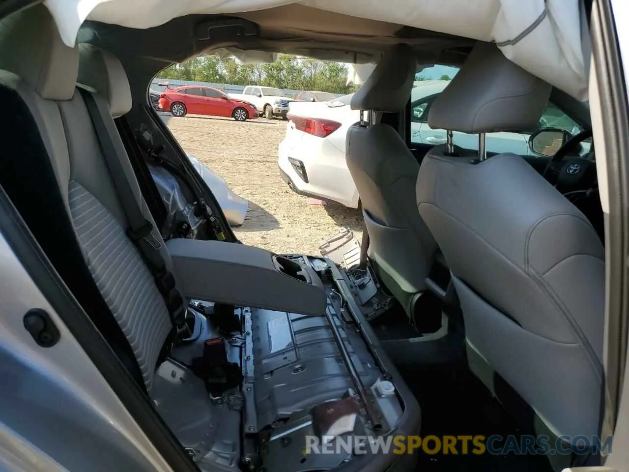 10 Photograph of a damaged car 4T1S31AK4NU598059 TOYOTA CAMRY 2022